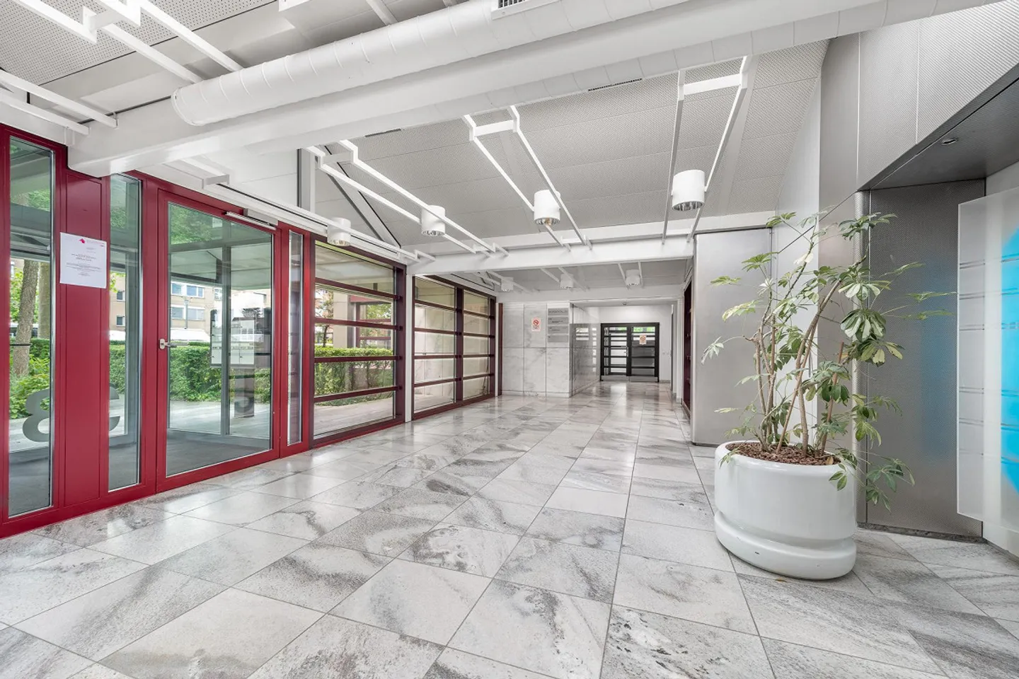 Espace commercial à Zumikon - Photo 2 sur 3