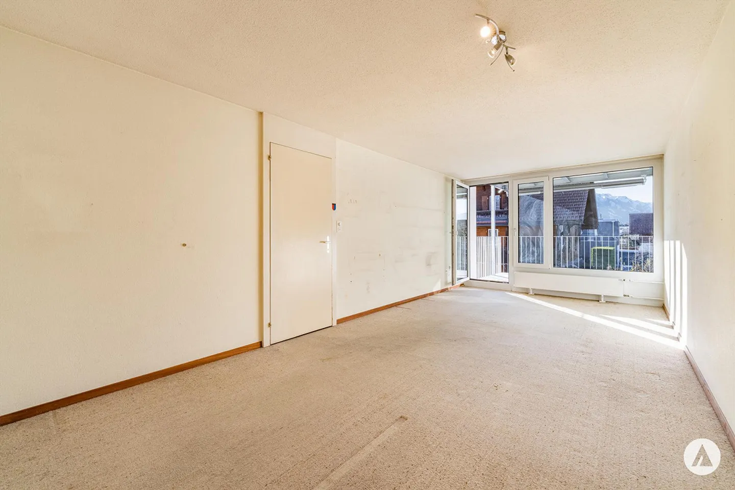 Compact Living in a Modernized Environment - Photo 5 of 13