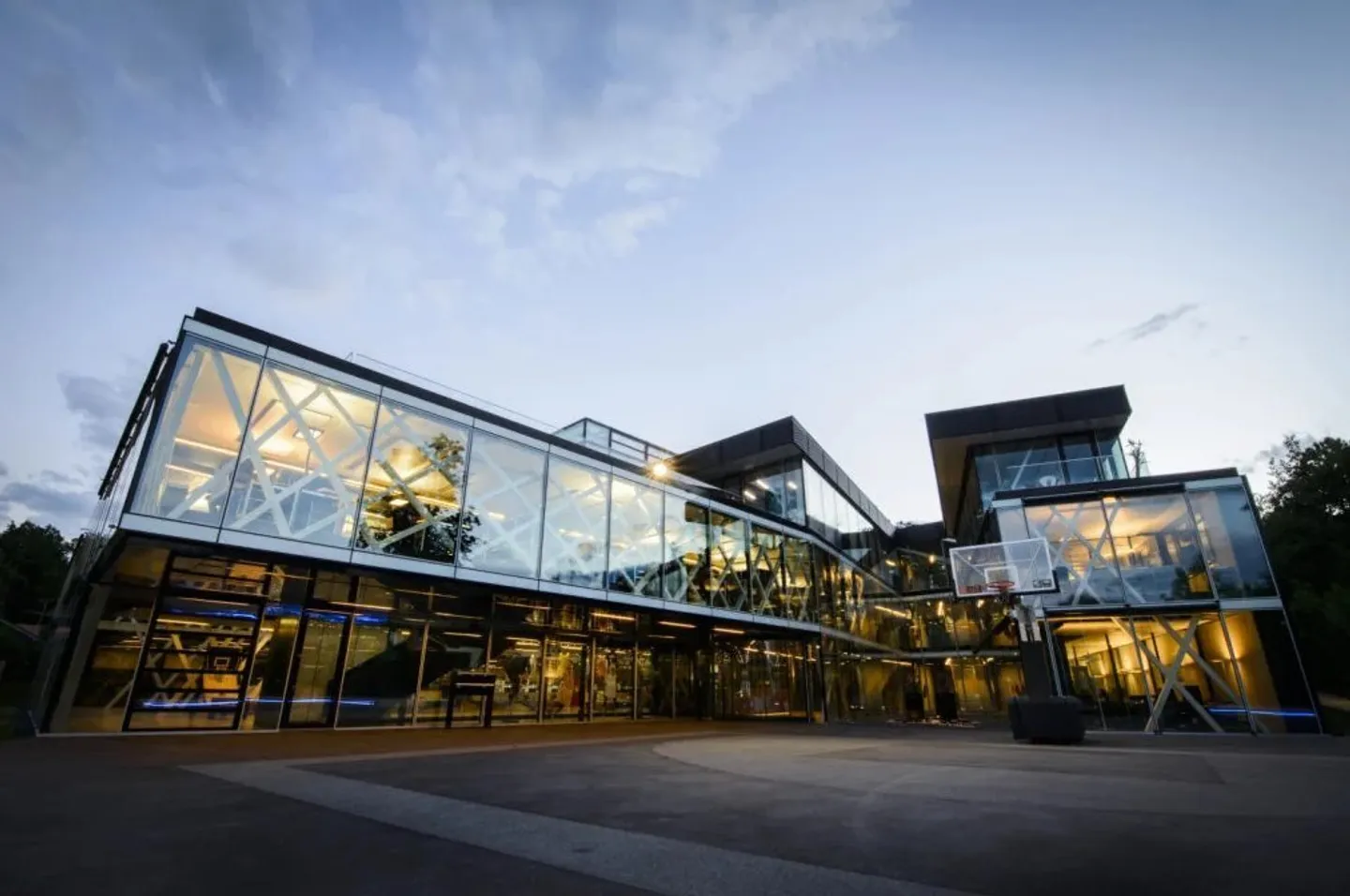 Furnished office of 38 m² in Mies (FIBA - International Basketball Federation) - Photo 2 of 7