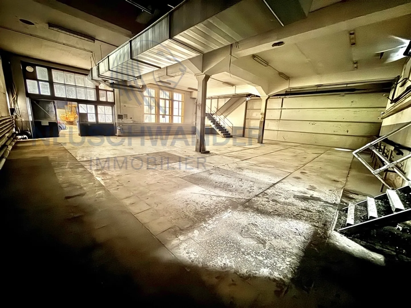 Locale chiuso di 240 m² in affitto per deposito o laboratorio - Foto 1 di 3