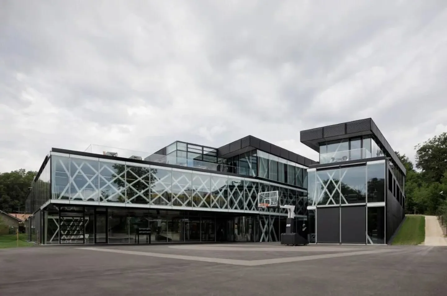 Furnished office of 38 m² in Mies (FIBA - International Basketball Federation) - Photo 1 of 7