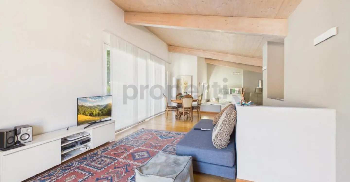 Renovated building in the heart of Contone: a charming duplex attic and two already rented apartments. - Photo 1 of 13