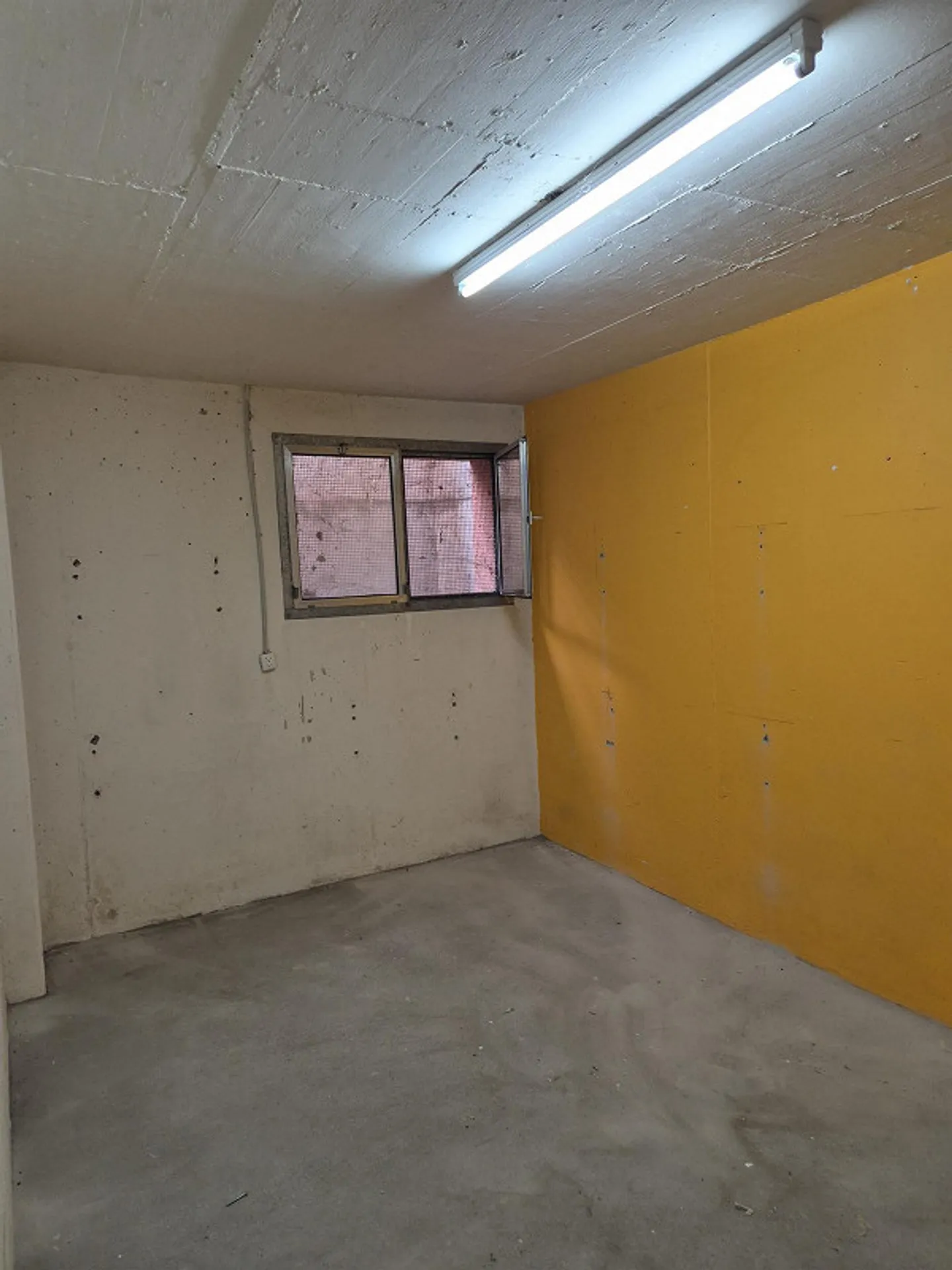 Salle de loisirs / bricolage à louer au Claridenweg 16, Volketswil - Photo 1 sur 2