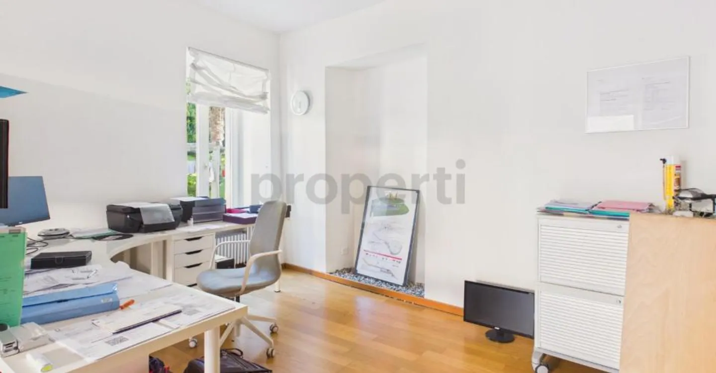 Renovated building in the heart of Contone: a charming duplex attic and two already rented apartments. - Photo 12 of 13