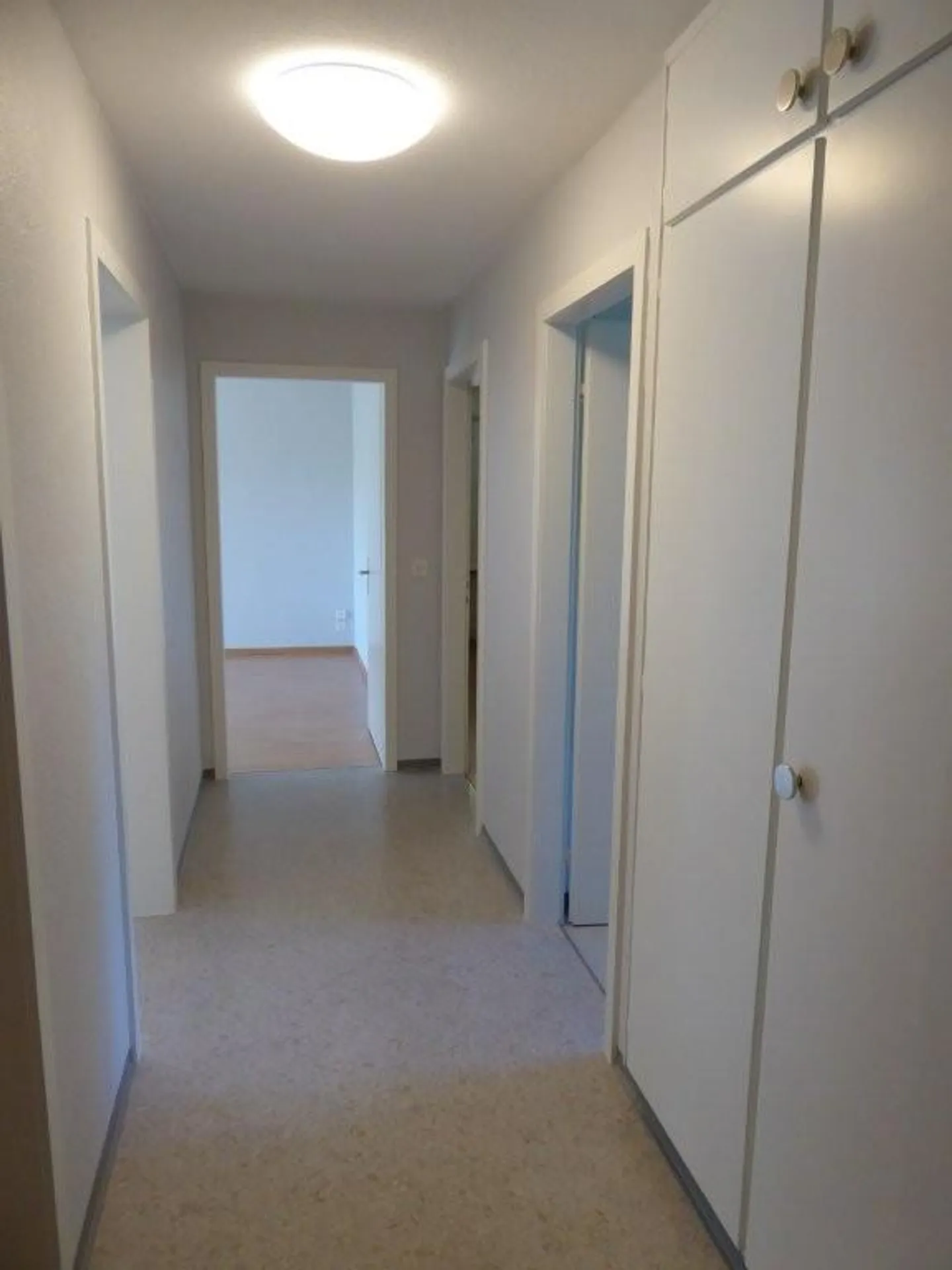 3.5 Zimmerwohnung total renoviert an guter Lage in ruhiger Umgebung - Foto 5 von 6