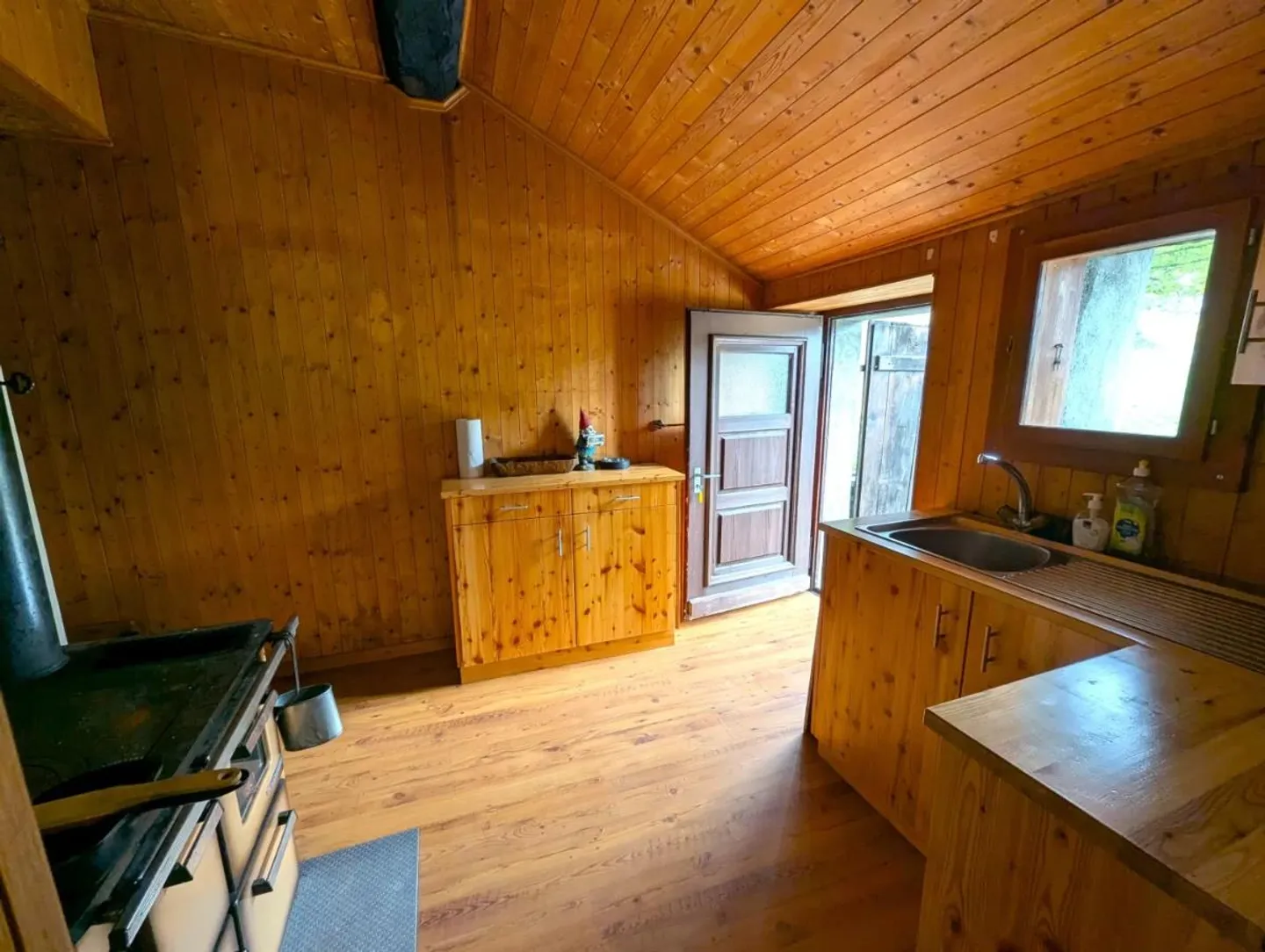 Chalet alpin entouré de forêt de mélèzes dans la région du Simplon - Photo 7 sur 10