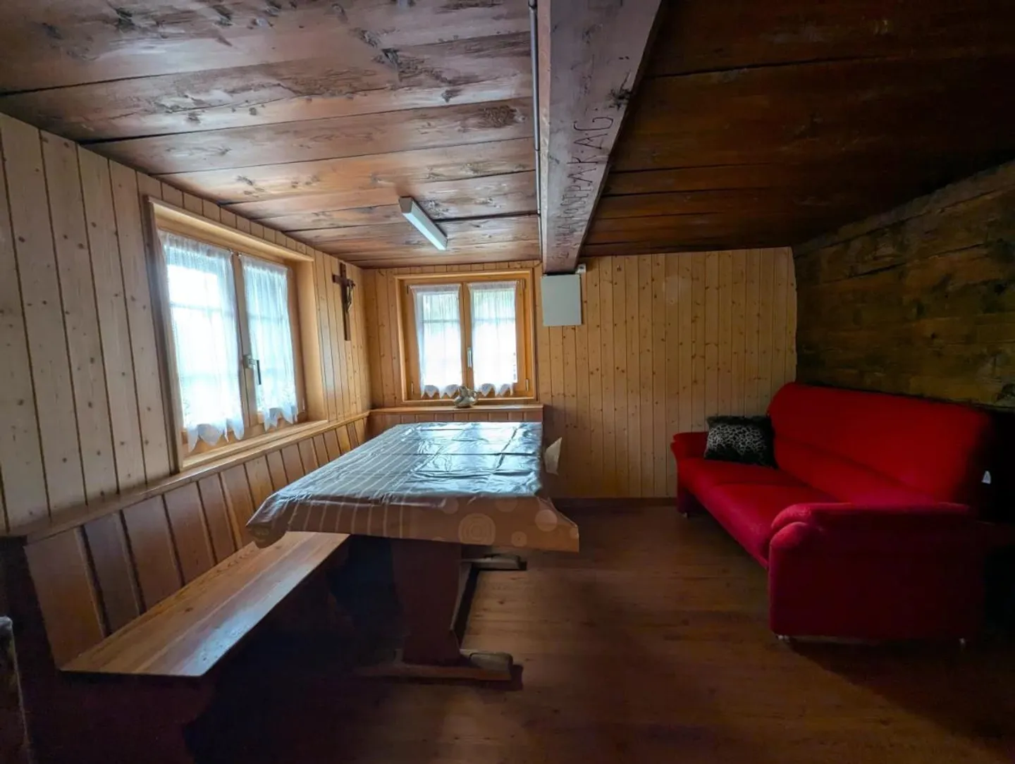 Chalet alpin entouré de forêt de mélèzes dans la région du Simplon - Photo 8 sur 10