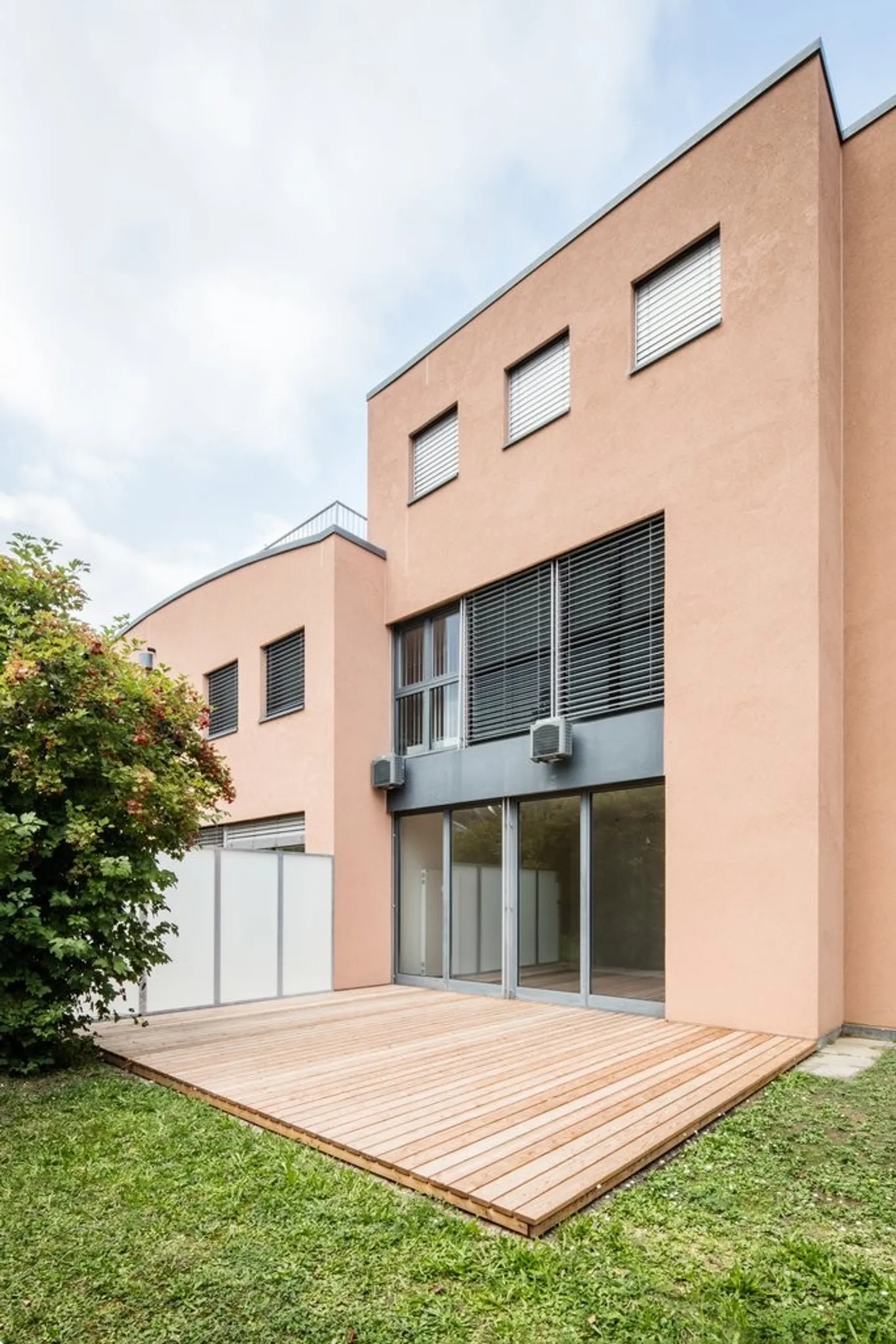 Votre nouveau chez-vous ! Nous vous offrons le premier loyer net ! - Photo 1 sur 4