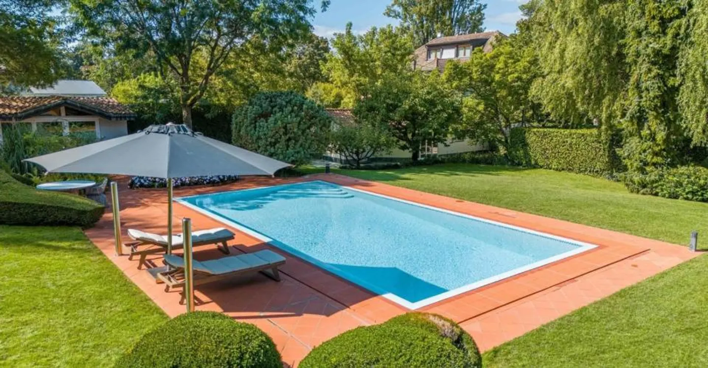 Stunning renovated property in the heart of Collonge Bellerive - Photo 2 of 3