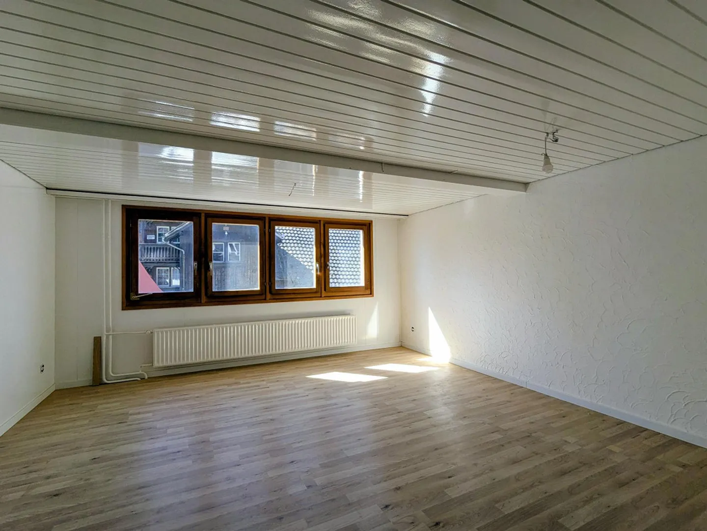 Opportunité unique ! Section de maison avec jardin - Photo 2 sur 12