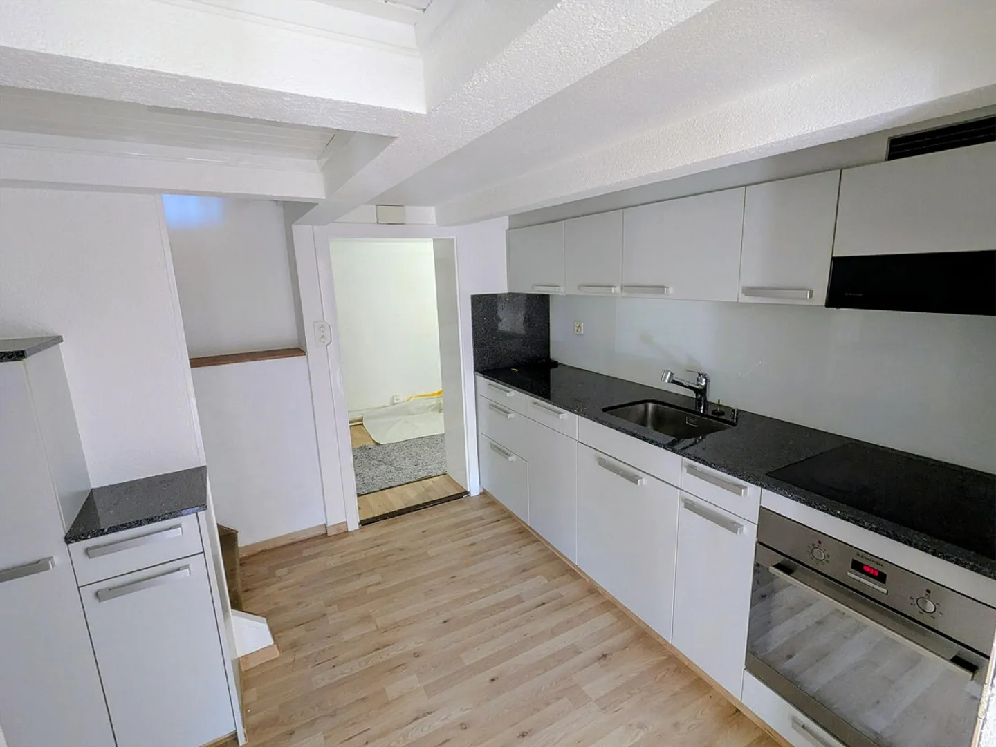 Opportunité unique ! Section de maison avec jardin - Photo 3 sur 12