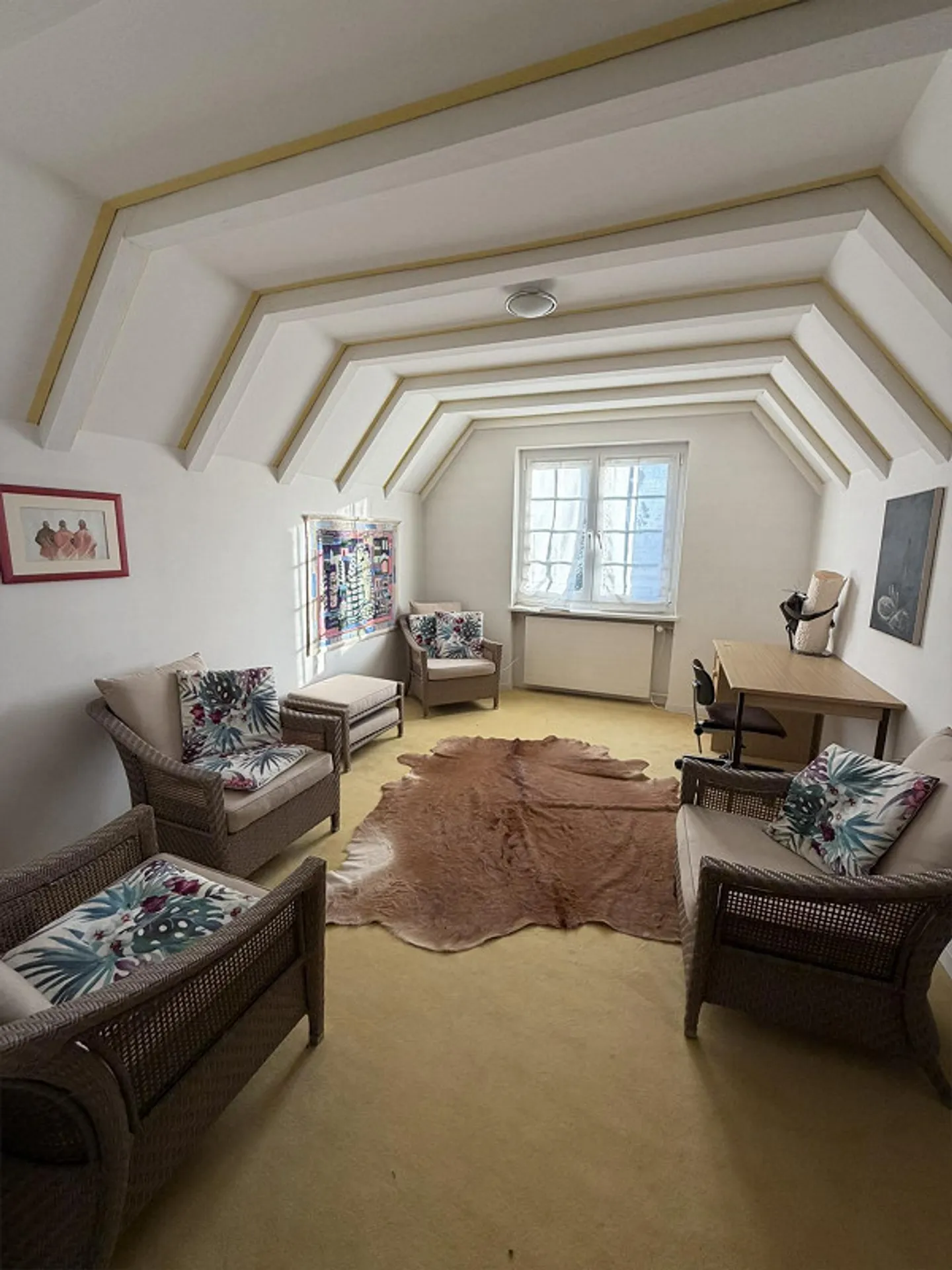 Maison individuelle de 7,5 pièces avec piscine intérieure et jardin paradisiaque - Photo 7 sur 17