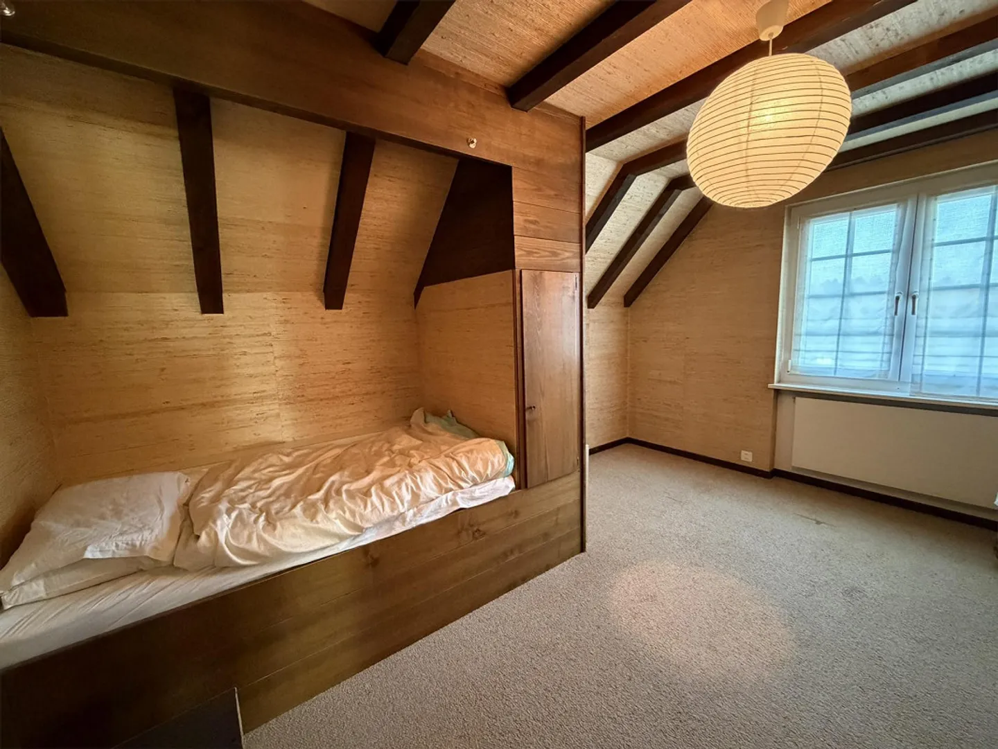 Maison individuelle de 7,5 pièces avec piscine intérieure et jardin paradisiaque - Photo 9 sur 17