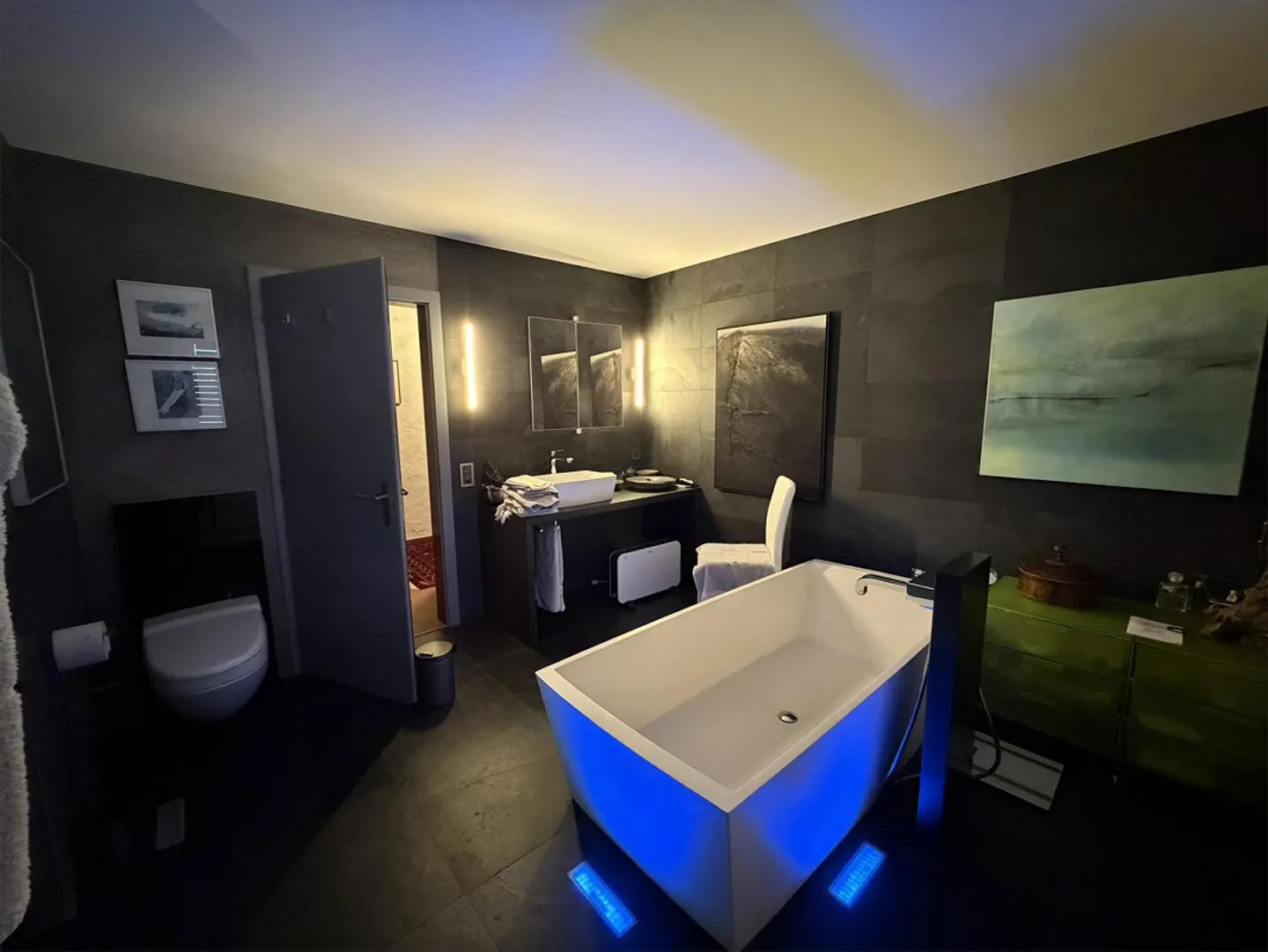 Maison individuelle de 7,5 pièces avec piscine intérieure et jardin paradisiaque - Photo 12 sur 17