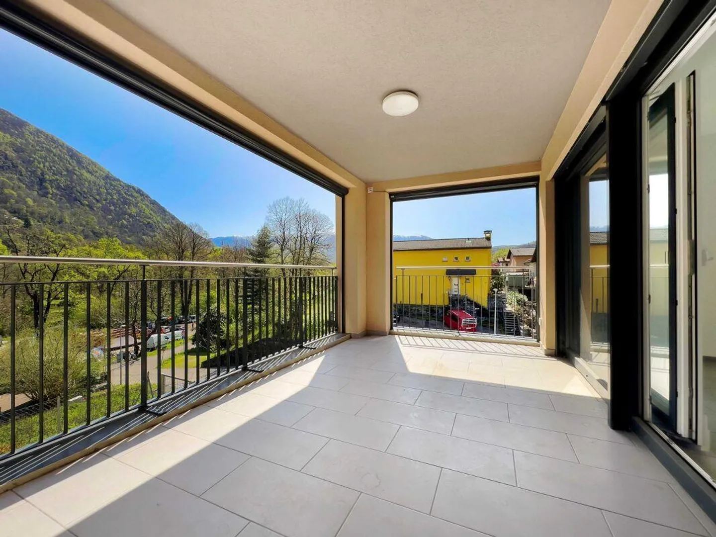 4.5-room apartment with 1 parking space in the garage - Photo 2 of 6