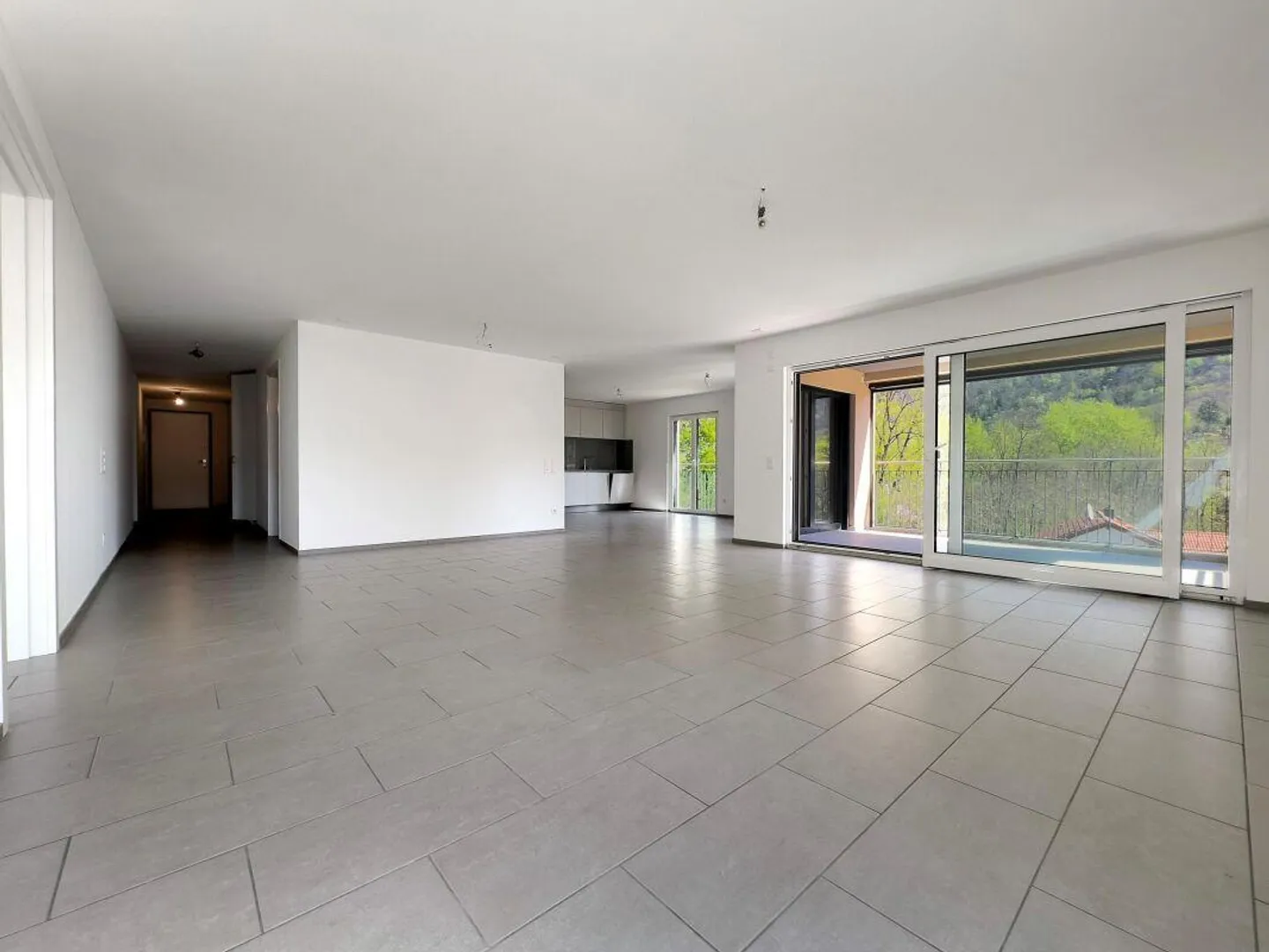 4.5-room apartment with 1 parking space in the garage - Photo 3 of 6