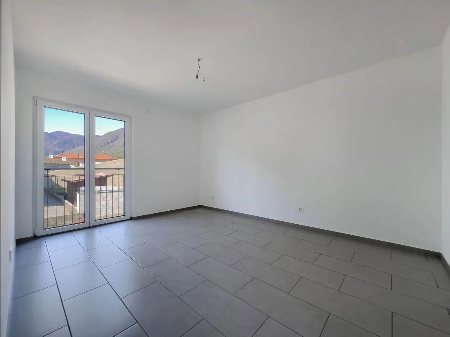 4.5-room apartment with 1 parking space in the garage - Photo 5 of 6