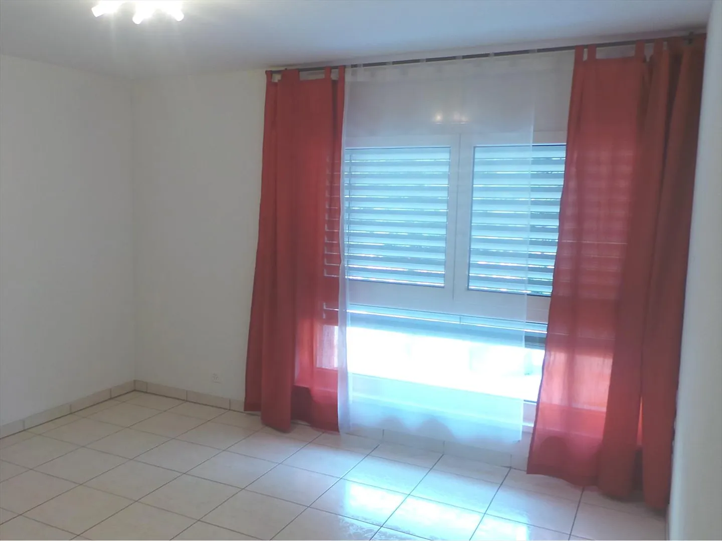 3.5 Room Apartment - Photo 5 of 12