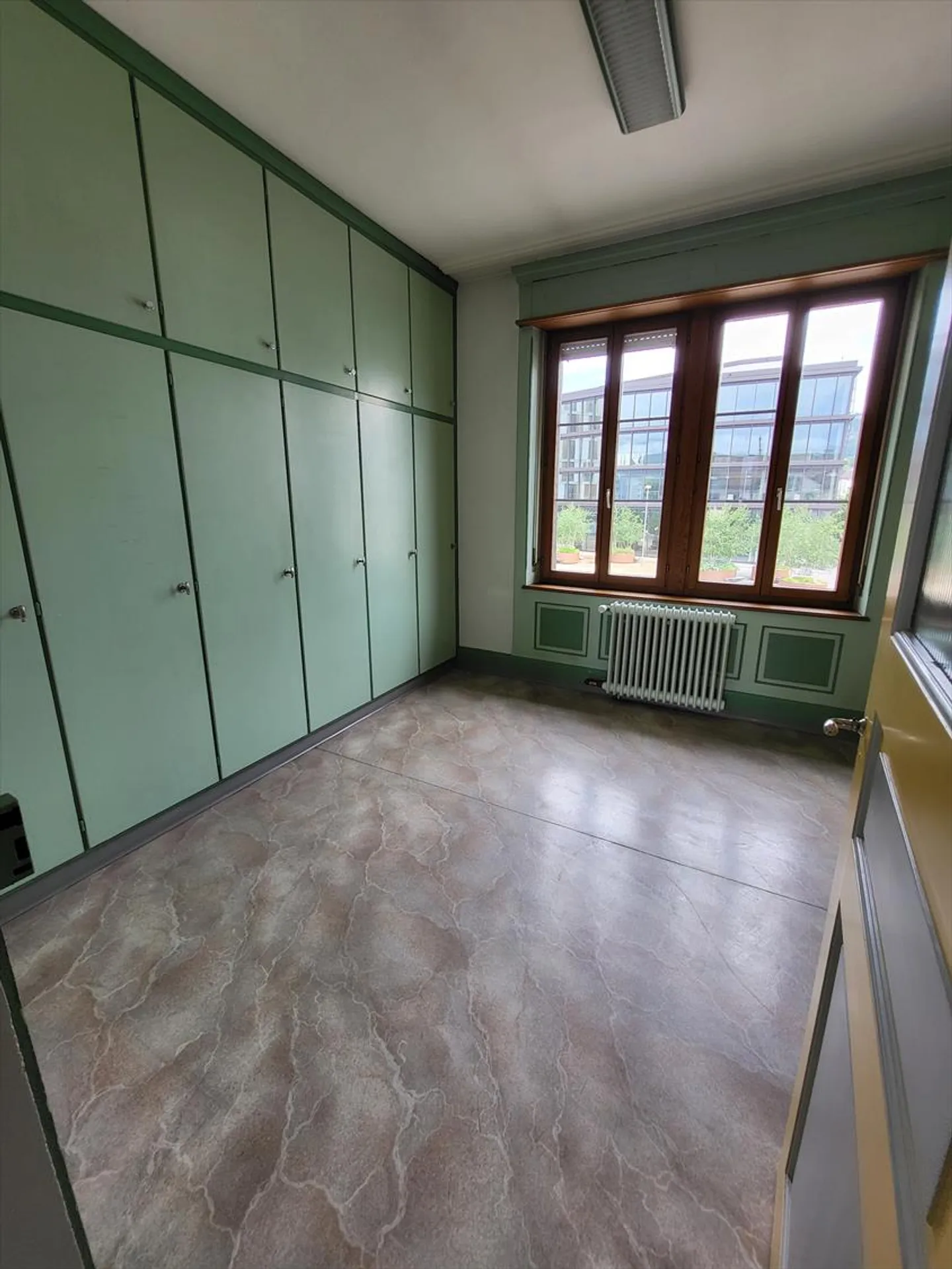 Spazio di 129m2 nel cuore della stazione di Delémont - Foto 3 di 11