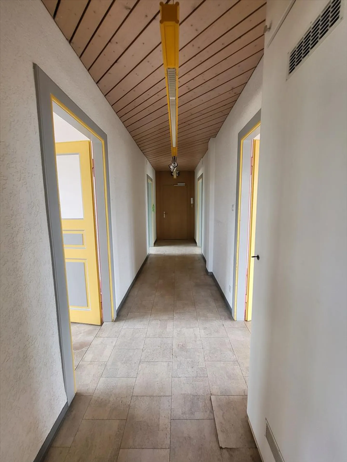 Spazio di 129m2 nel cuore della stazione di Delémont - Foto 11 di 11