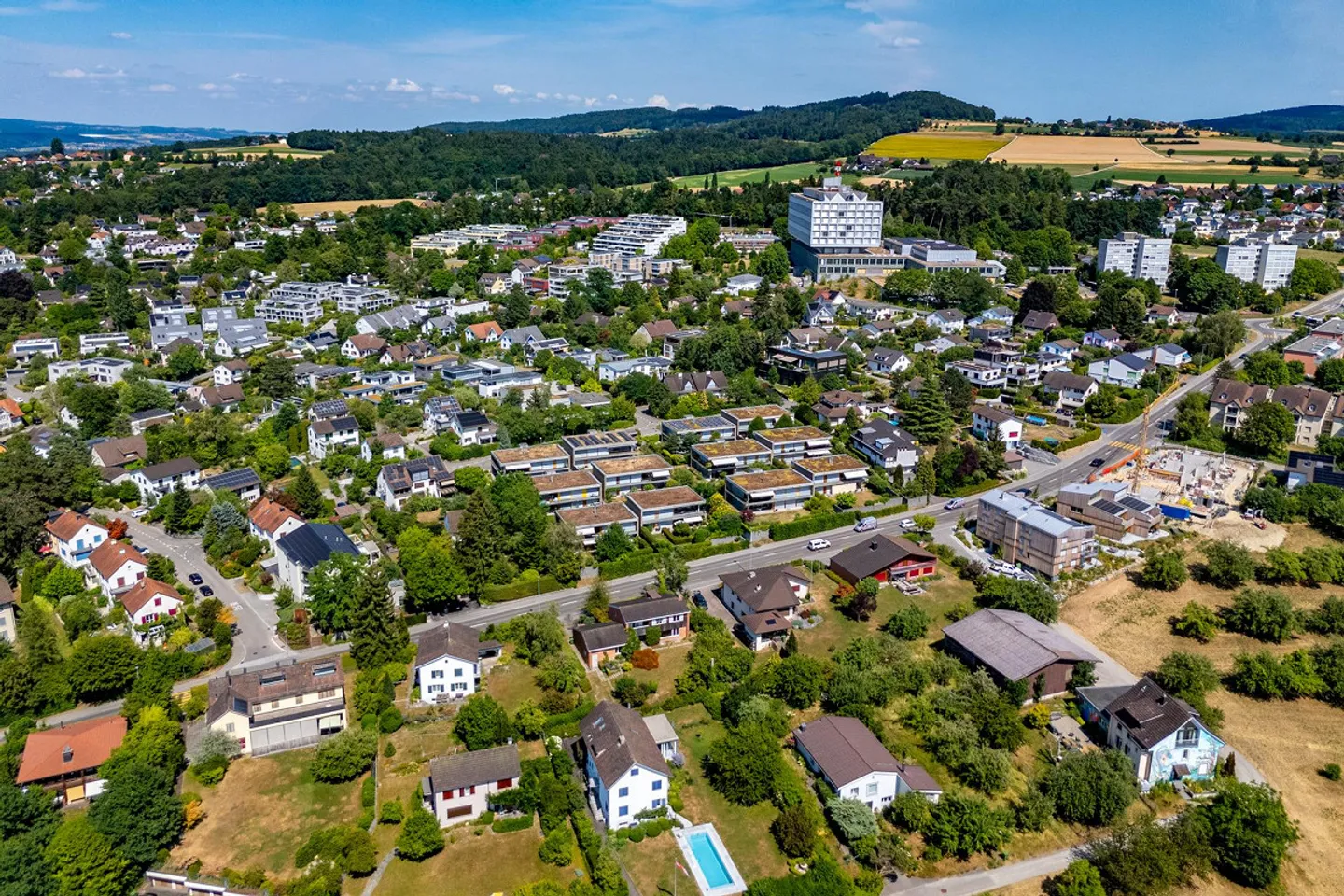 Maison individuelle au caractère unique avec un vaste espace extérieur - Photo 4 sur 22