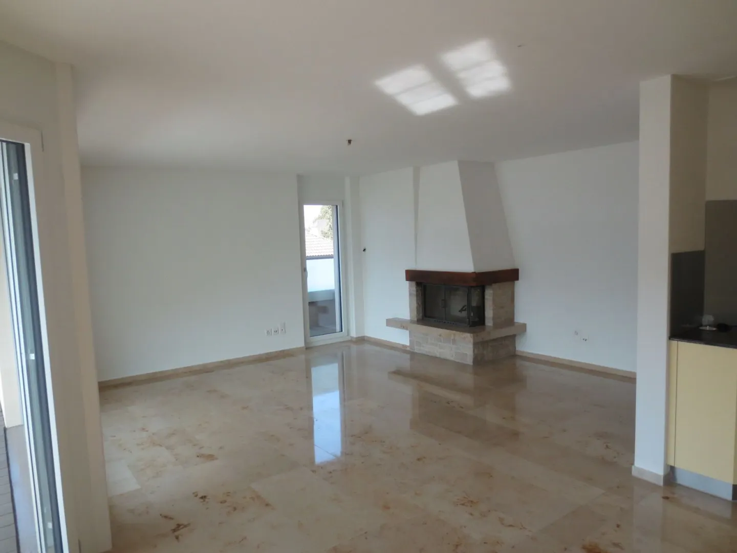super belle appartement de 4.5 pièces - Photo 2 sur 12