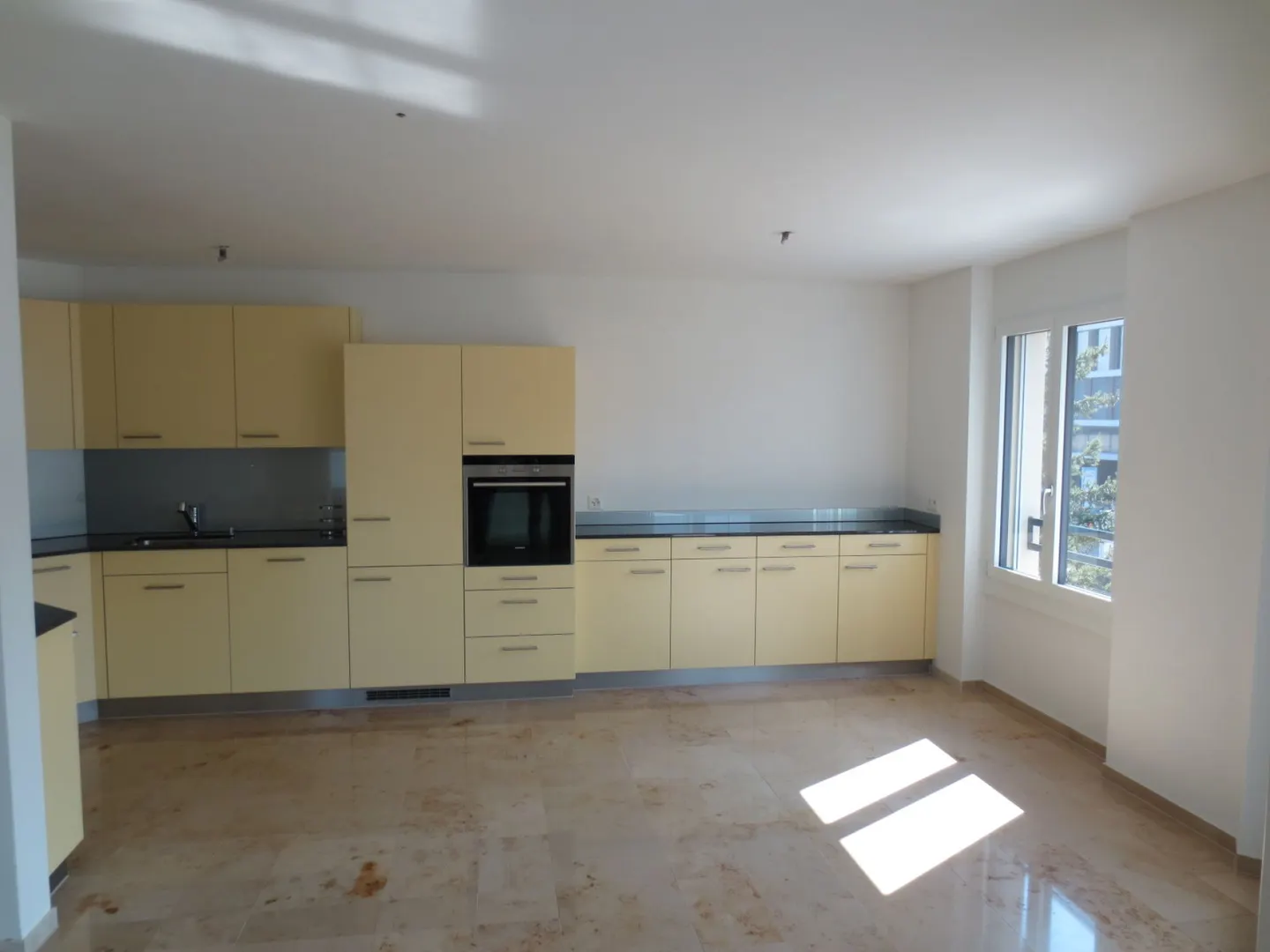 super belle appartement de 4.5 pièces - Photo 4 sur 12