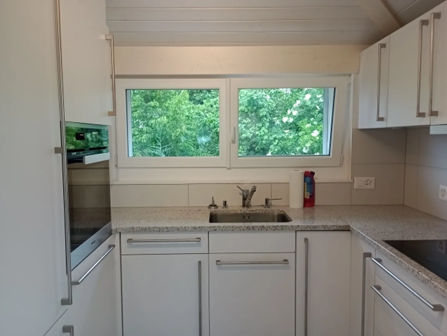 «Appartement meublé avec terrasse à 2 pas de l’ONU – calme, confort & services inclus» - Photo 4 sur 12