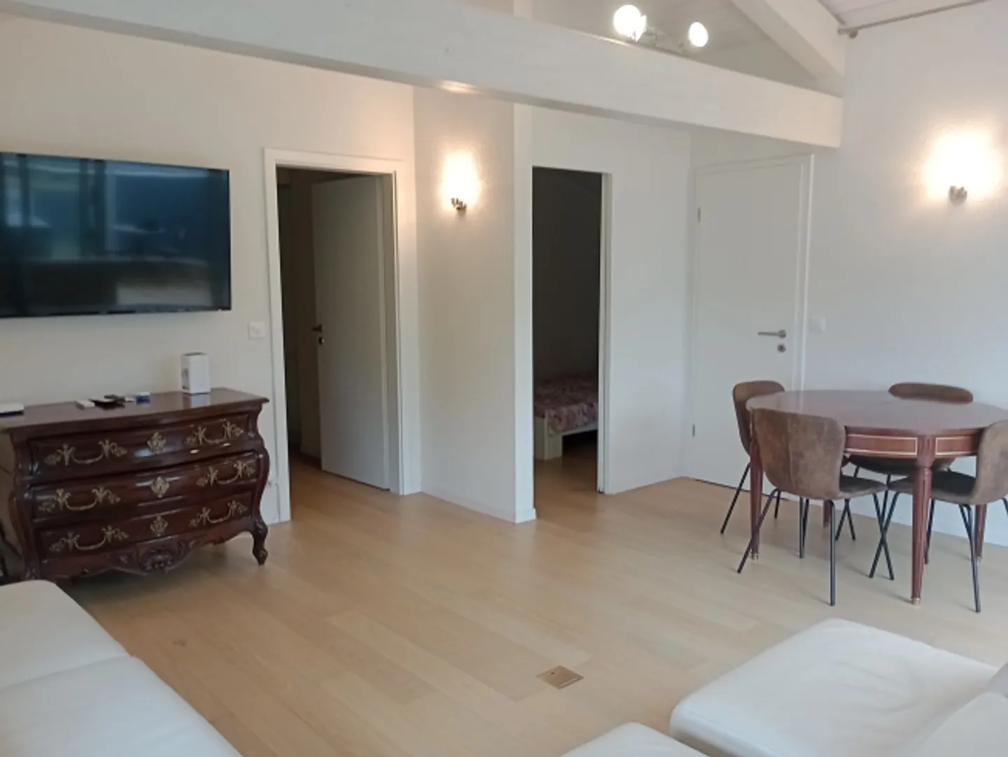«Appartement meublé avec terrasse à 2 pas de l’ONU – calme, confort & services inclus» - Photo 2 sur 12