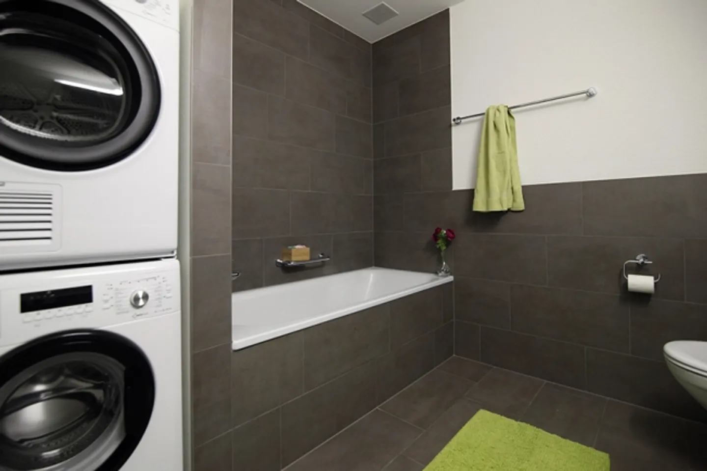 Quiet and central living - Your search ends here! - Photo 4 of 7