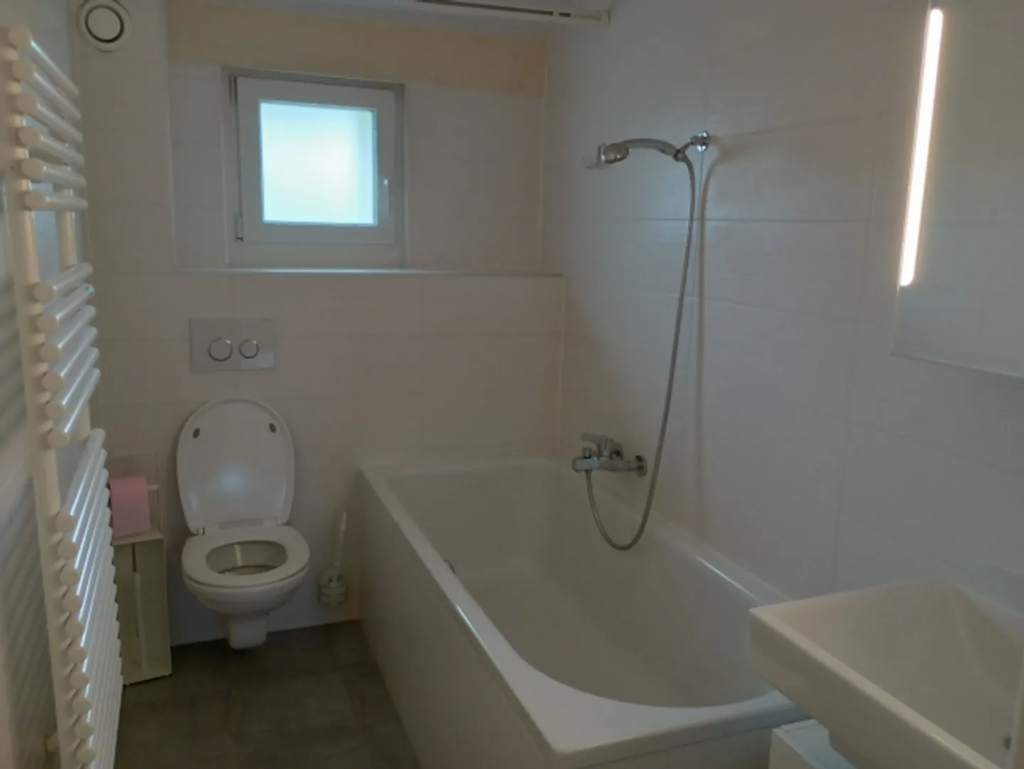 «Appartement meublé avec terrasse à 2 pas de l’ONU – calme, confort & services inclus» - Photo 9 sur 12