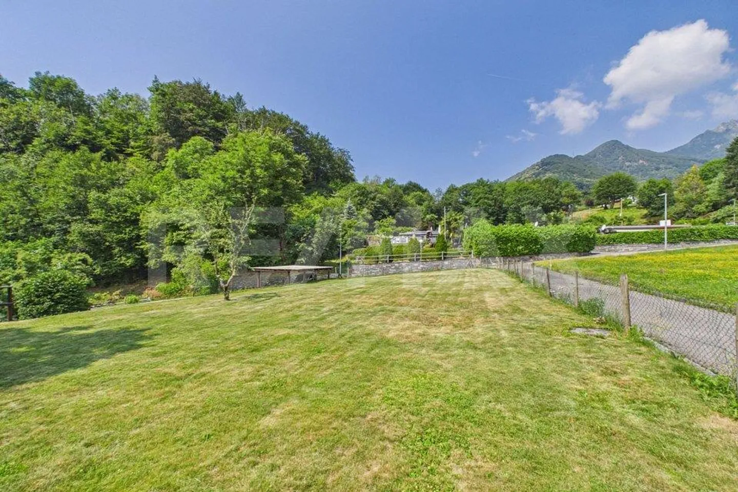 Rustic with garden, private forest and view of the Ticino Valley - Photo 11 of 13