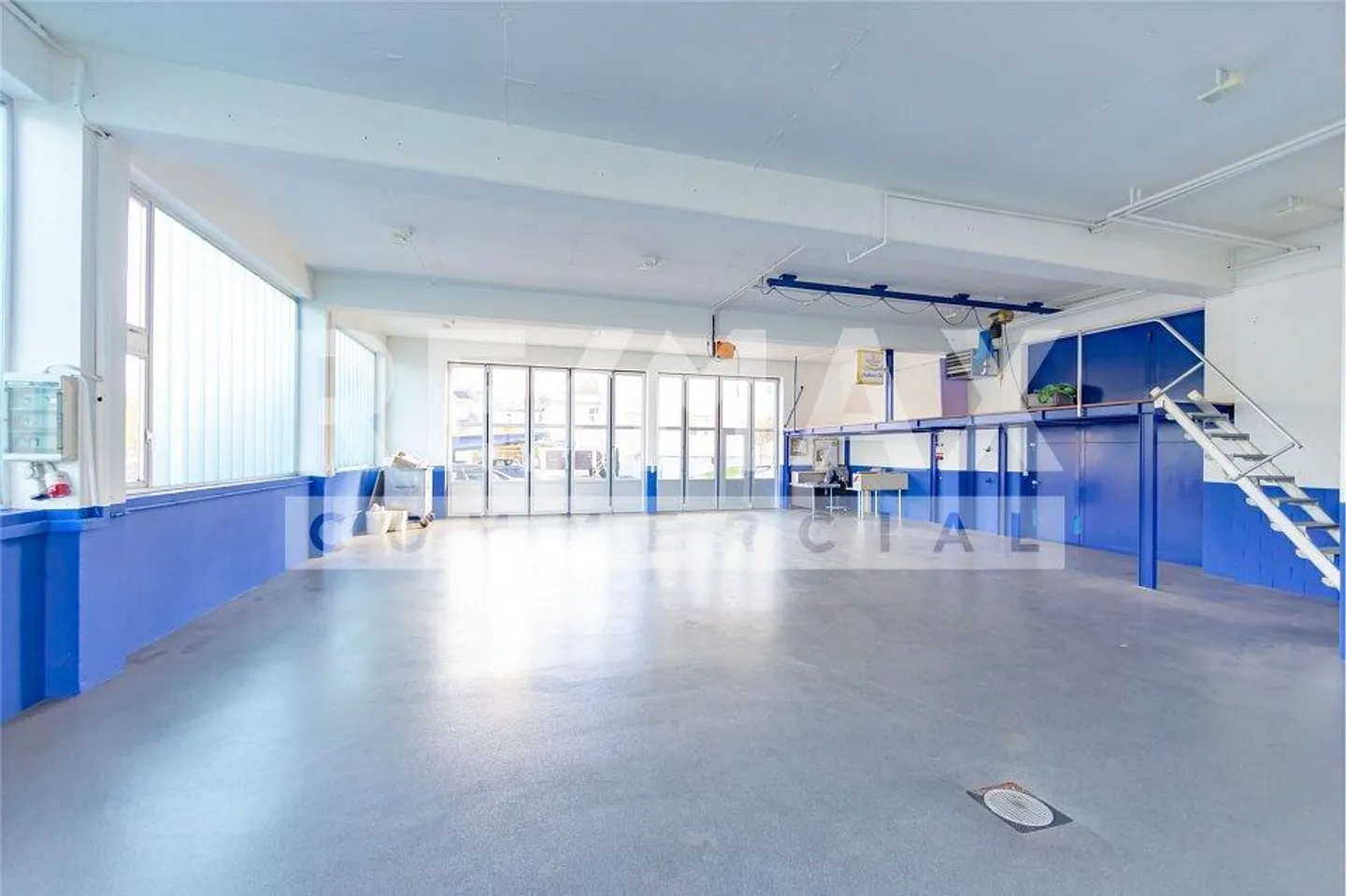 Large commercial hall for various business activities or hobbies - Photo 7 of 13