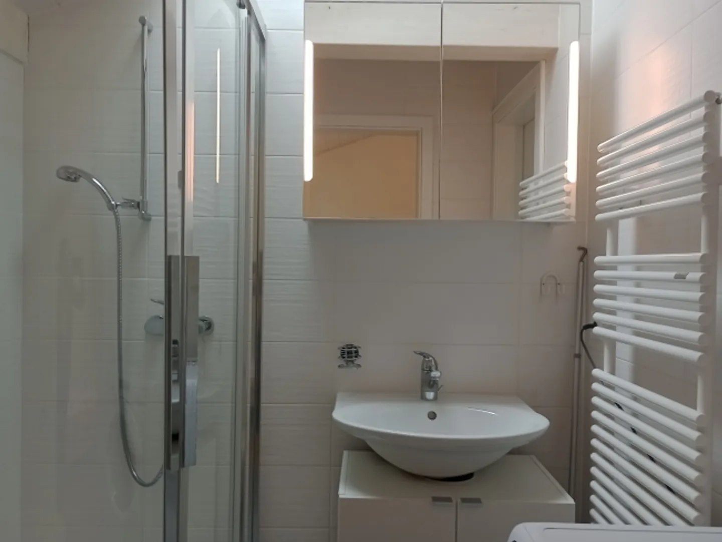 «Appartement meublé avec terrasse à 2 pas de l’ONU – calme, confort & services inclus» - Photo 10 sur 12