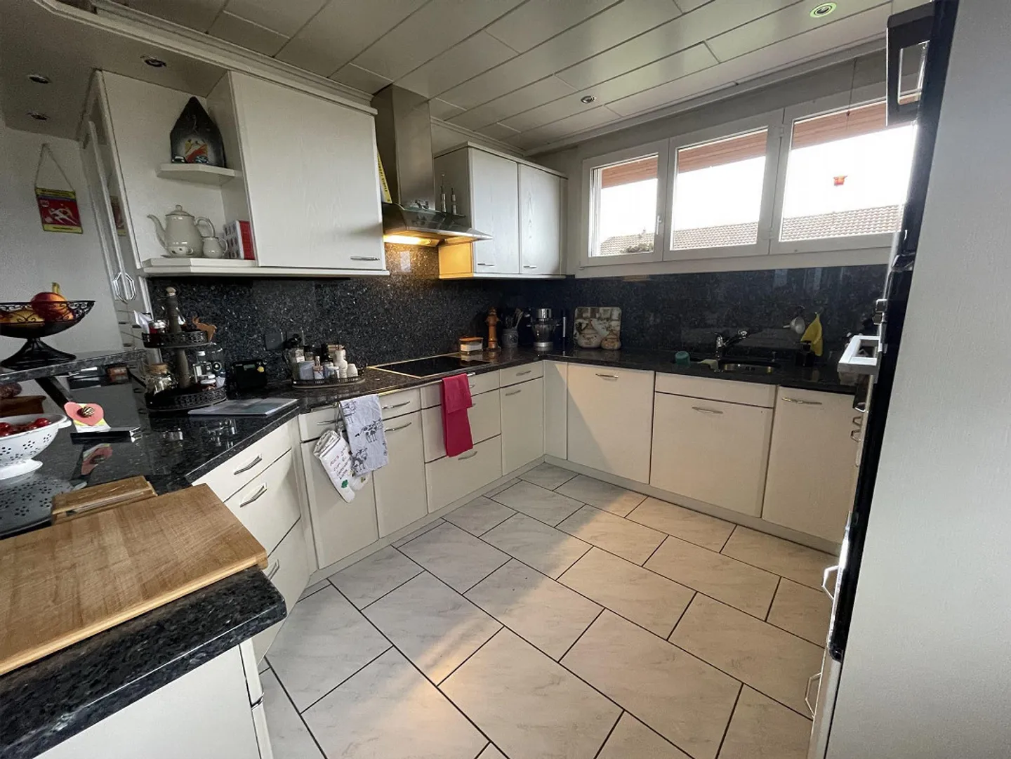 Maison trifamiliale dans un quartier résidentiel calme et familial - Photo 12 sur 16