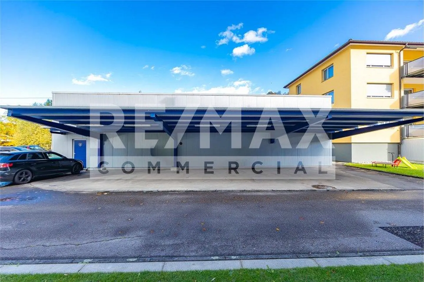 Large commercial hall for various business activities or hobbies - Photo 10 of 13