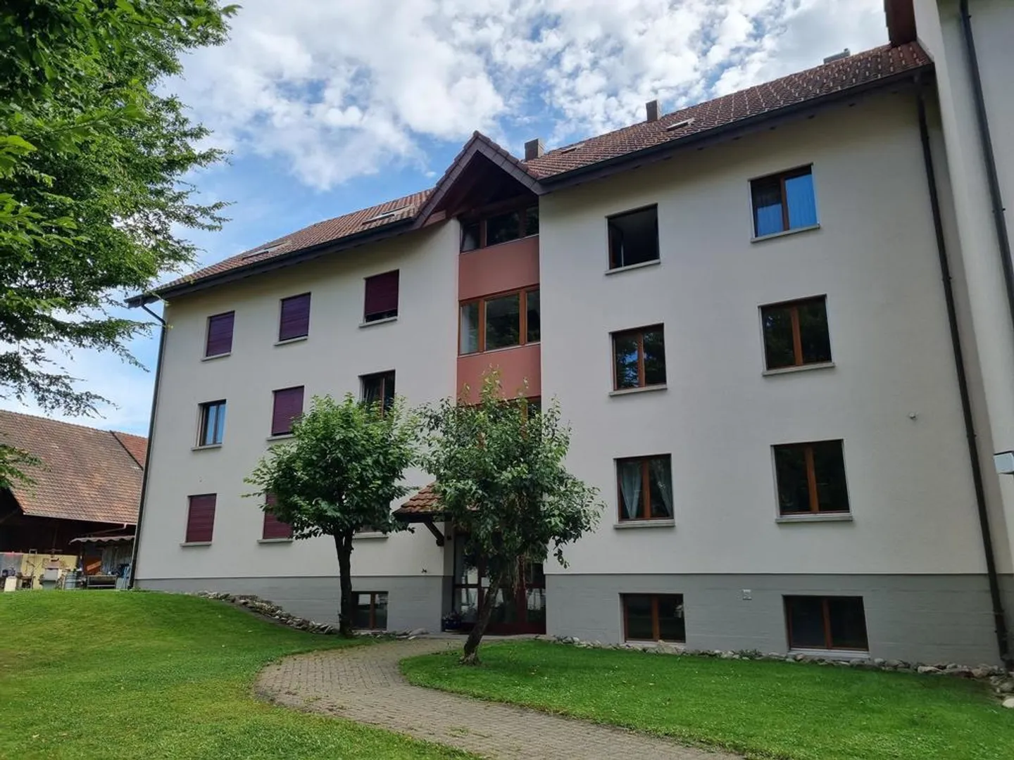 Gemütliche 3.5 Zimmer-Wohnung im 1.OG zu vermieten - Foto 1 von 9