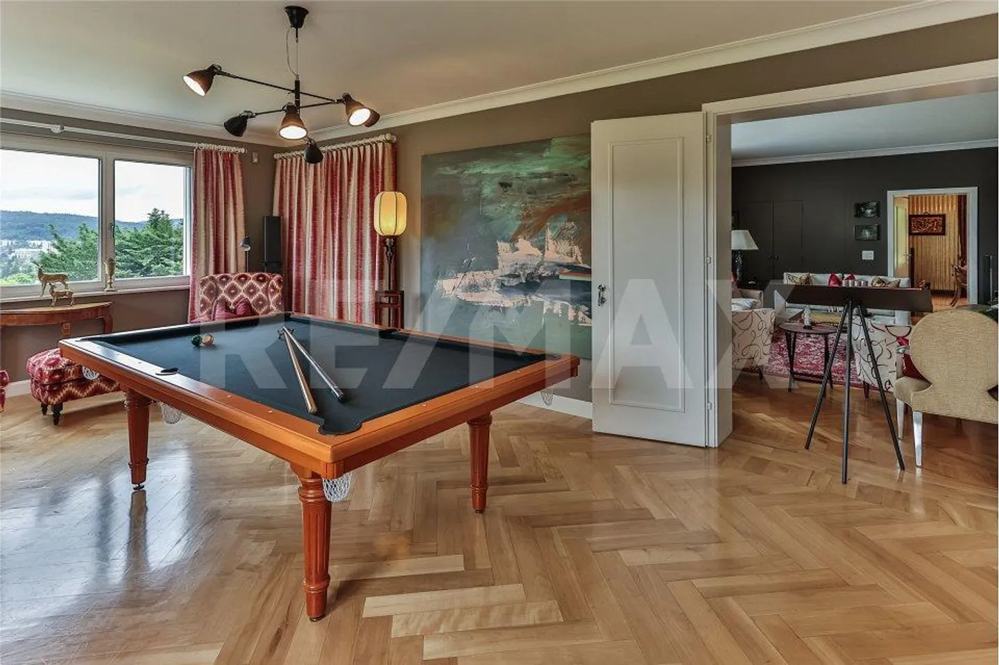 Exklusive Villa mit 13 Zimmern an bester Lage in Unterengstringen - Foto 9 von 13