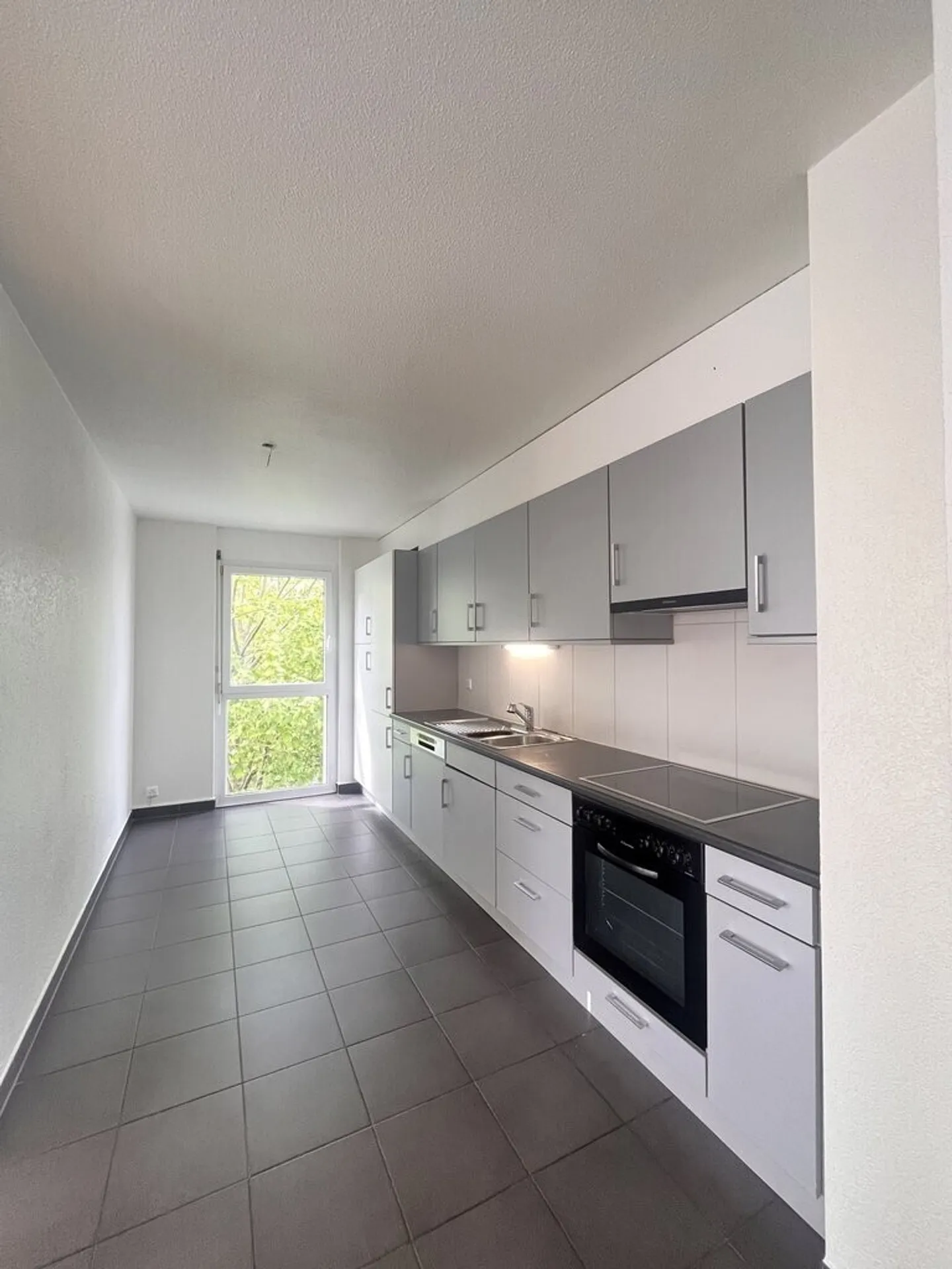 Grand appartement de 4,5 pièces - Photo 4 sur 6