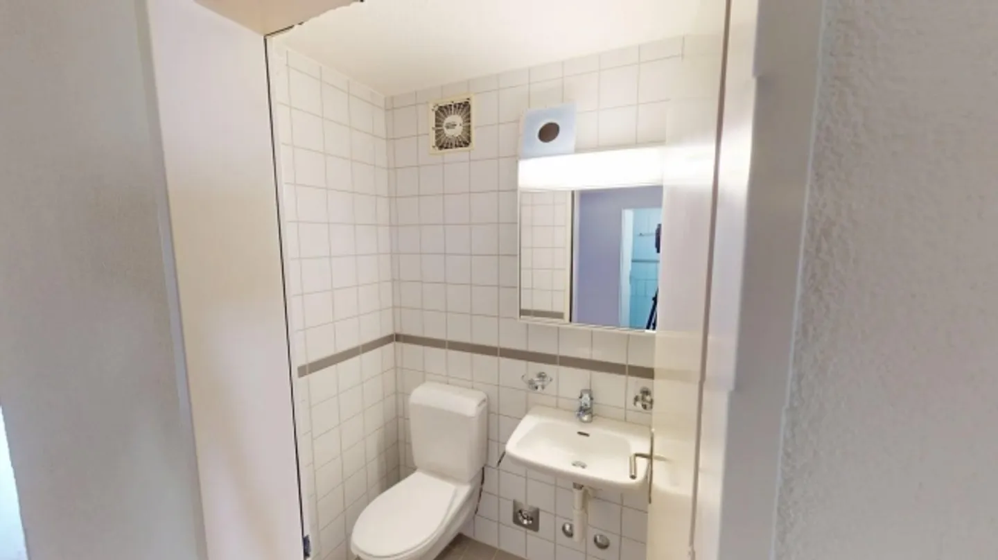 Attention Temporary from early November 2025 to 30.06.2026 Ideal temporary solution 3.0 room apartment in Wiedikon - Photo 2 of 7