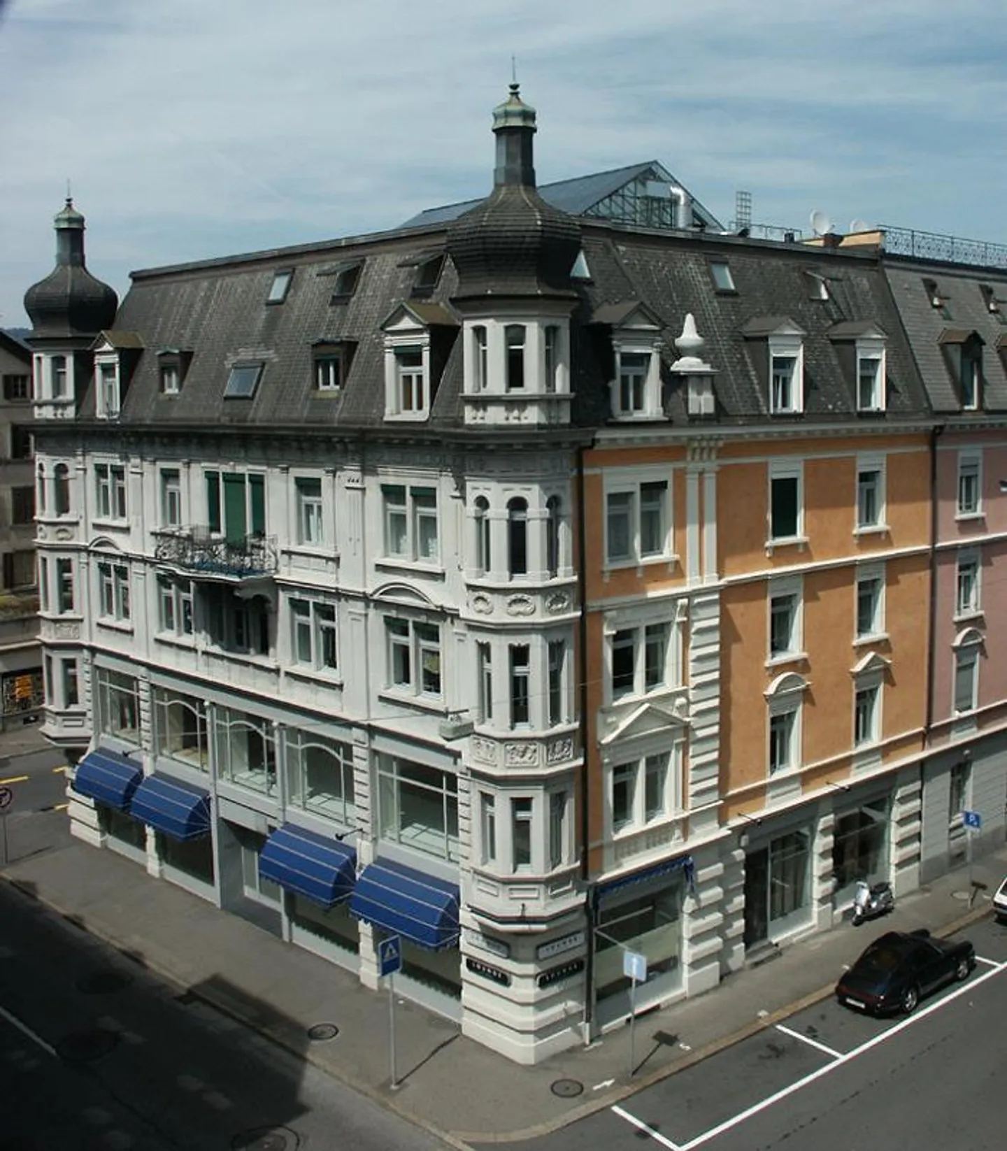 Unique living experience in a prime location in Wädenswil - Photo 1 of 12