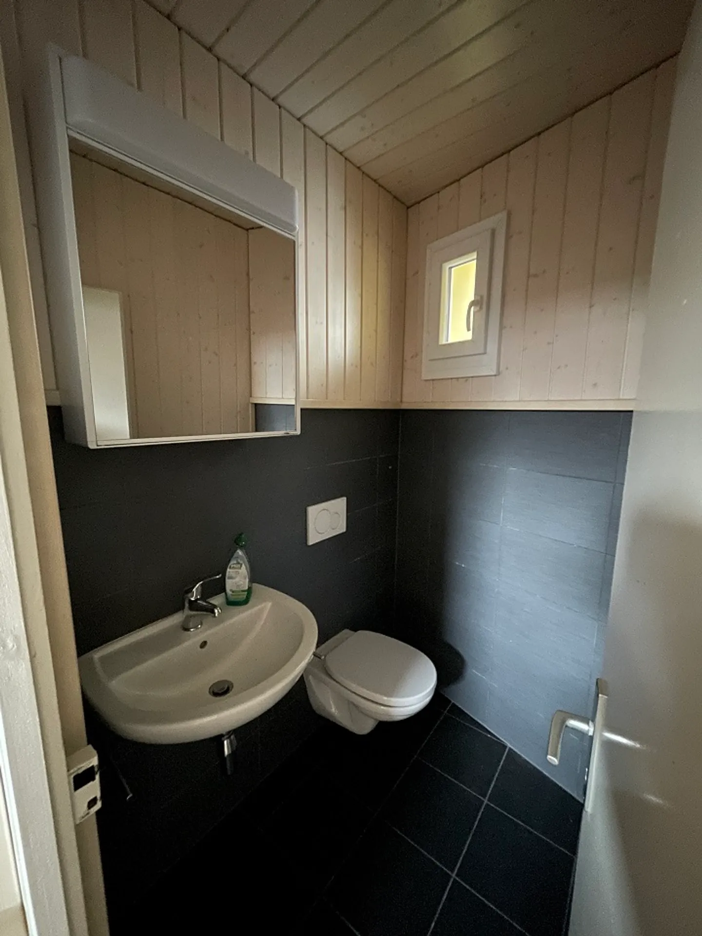 Commercial - Photo 3 of 6