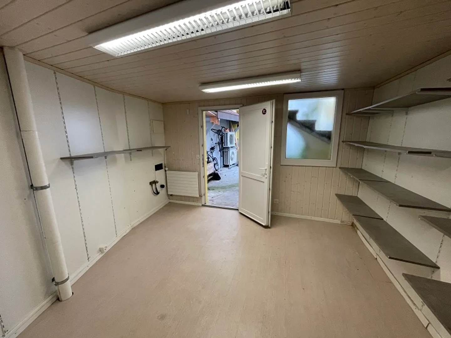 Commercial - Photo 4 of 6