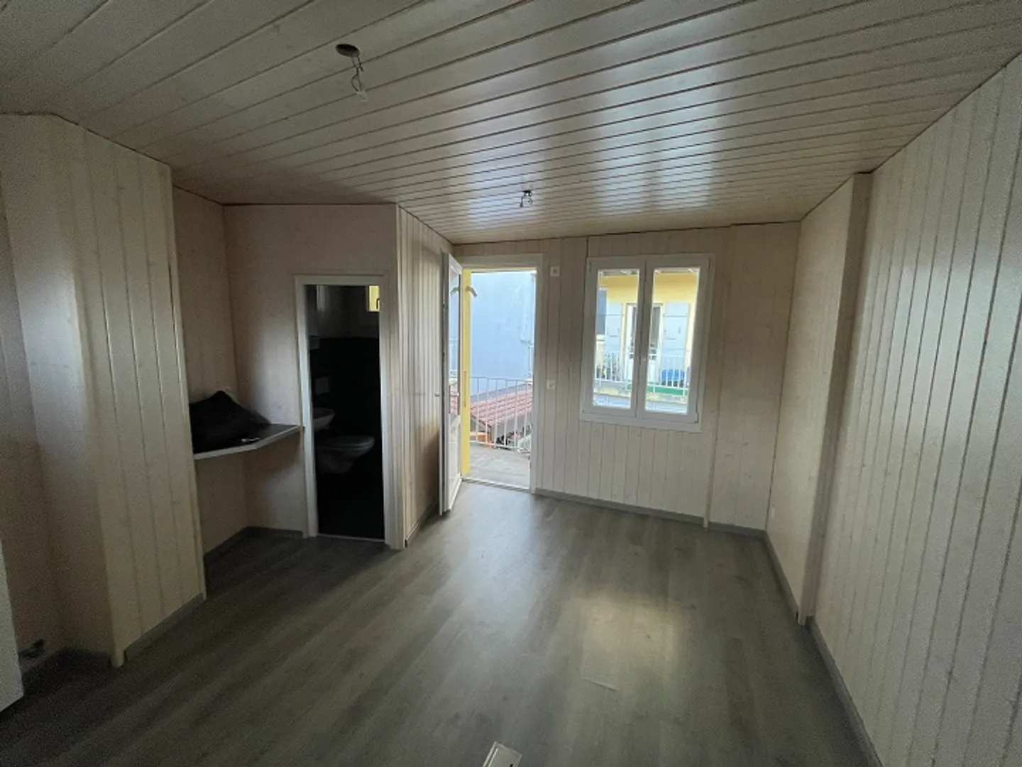 Commercial - Photo 2 of 6