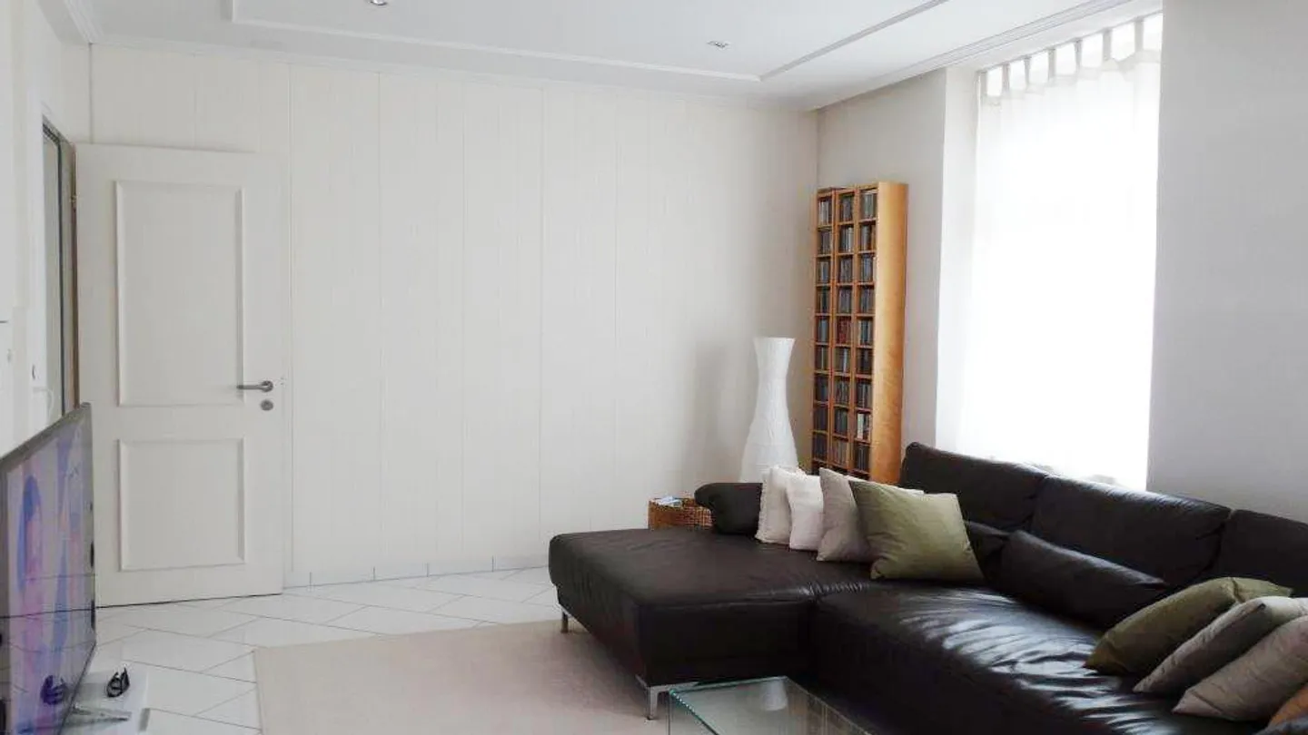 Unique living experience in a prime location in Wädenswil - Photo 8 of 12