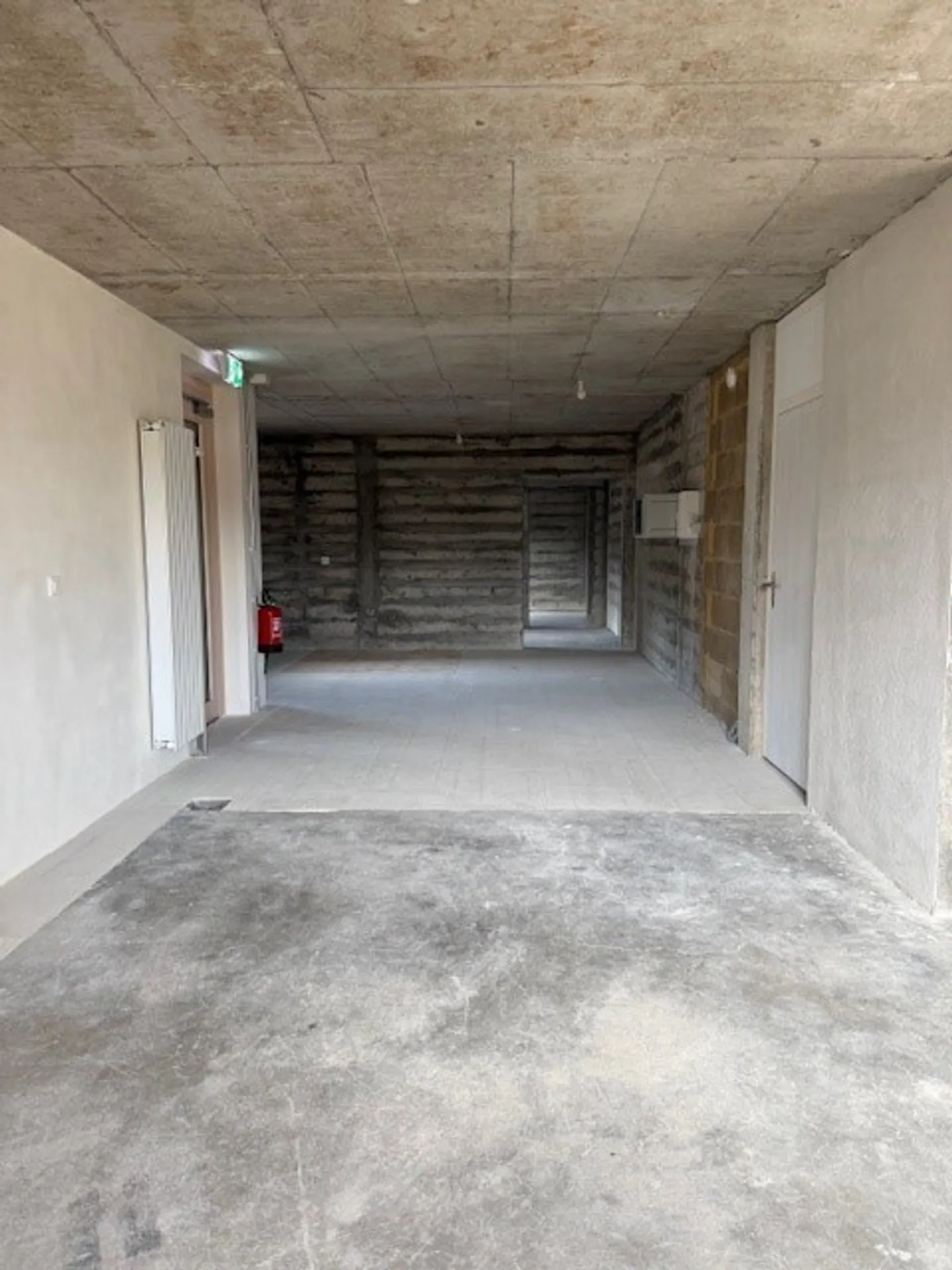 Bureaux d'env. 89 m² au rez-de-chaussée - Photo 4 sur 6