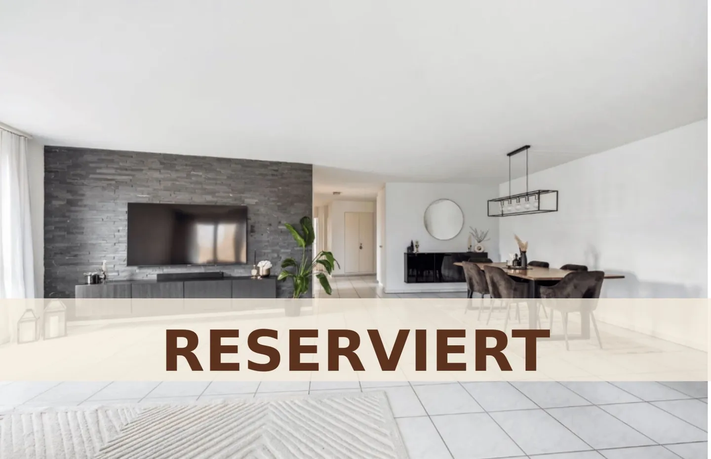 Condominium spacieux de 4,5 pièces avec 120 m², balcon et 2 places de parking - Photo 1 sur 12