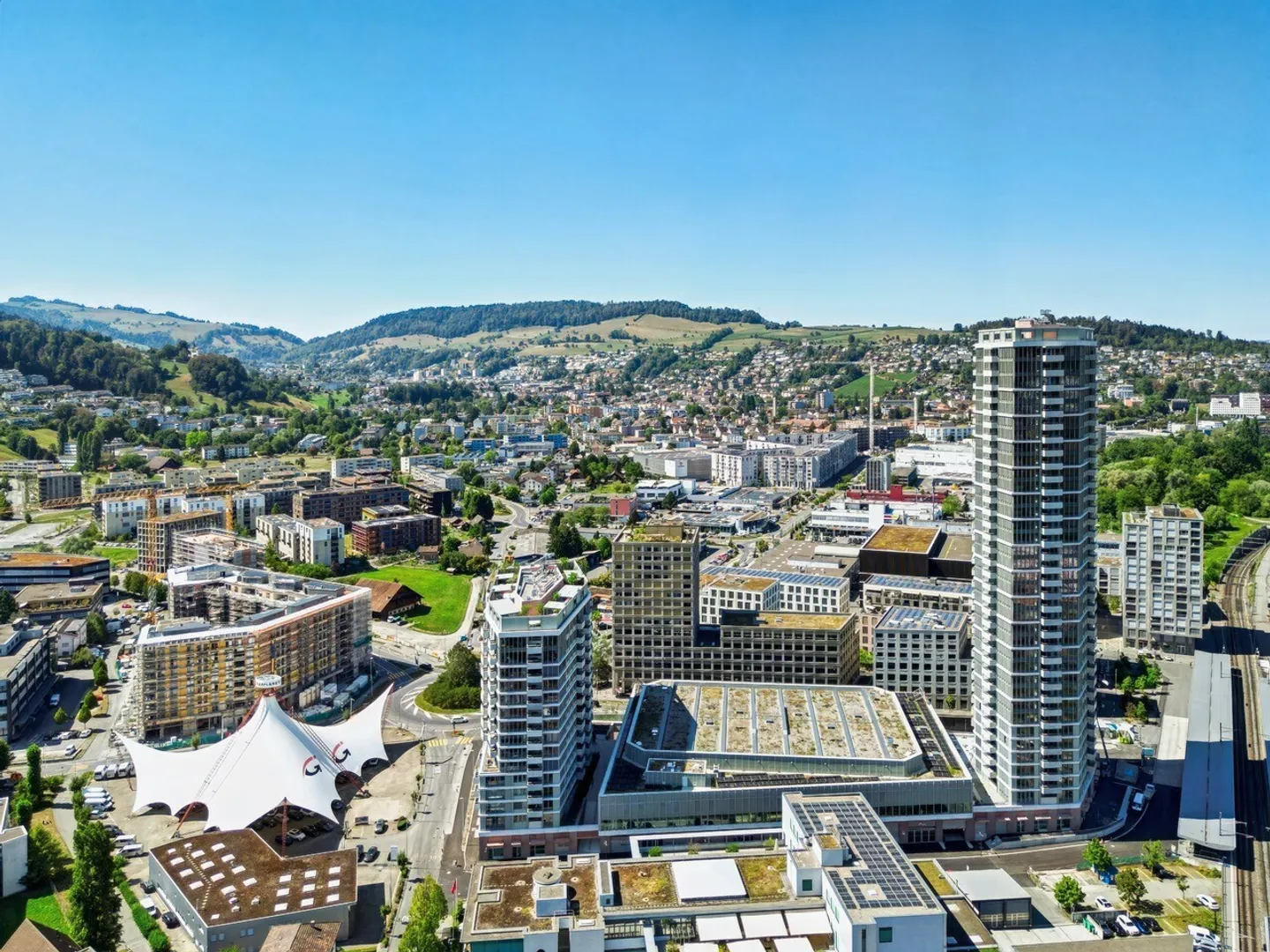 Living above the rooftops of Lucerne South - Photo 13 of 13