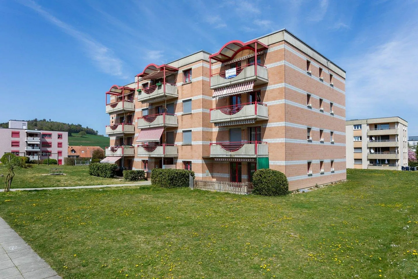 Place de parking intérieure à louer à Belfaux / Parking couvert à... - Photo 2 sur 2