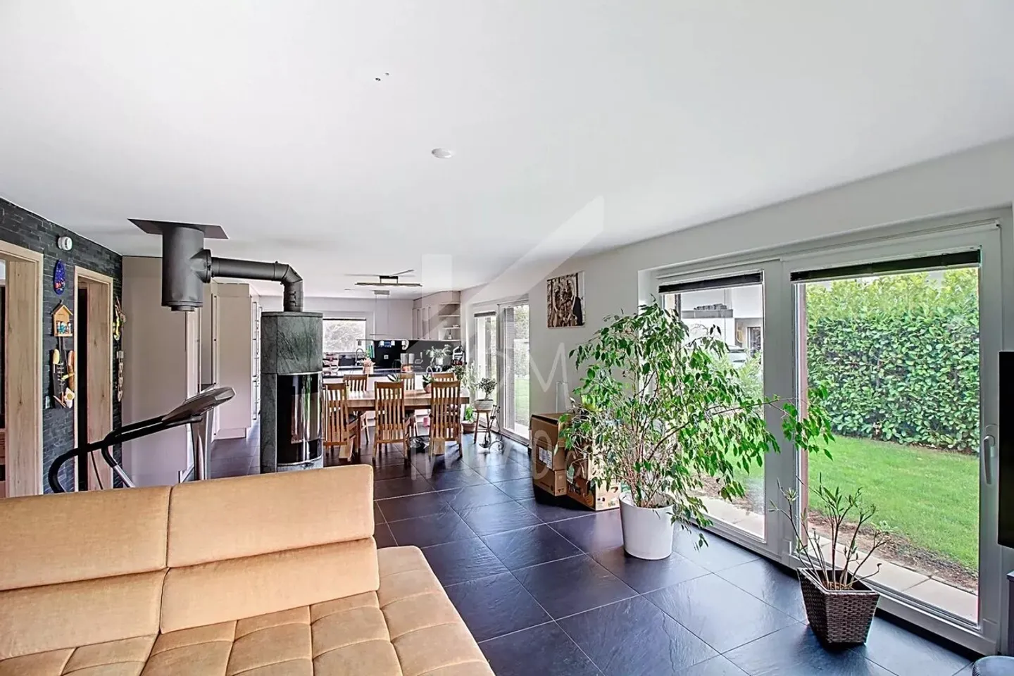 Magnificent family villa, very spacious and bright - Photo 1 of 8